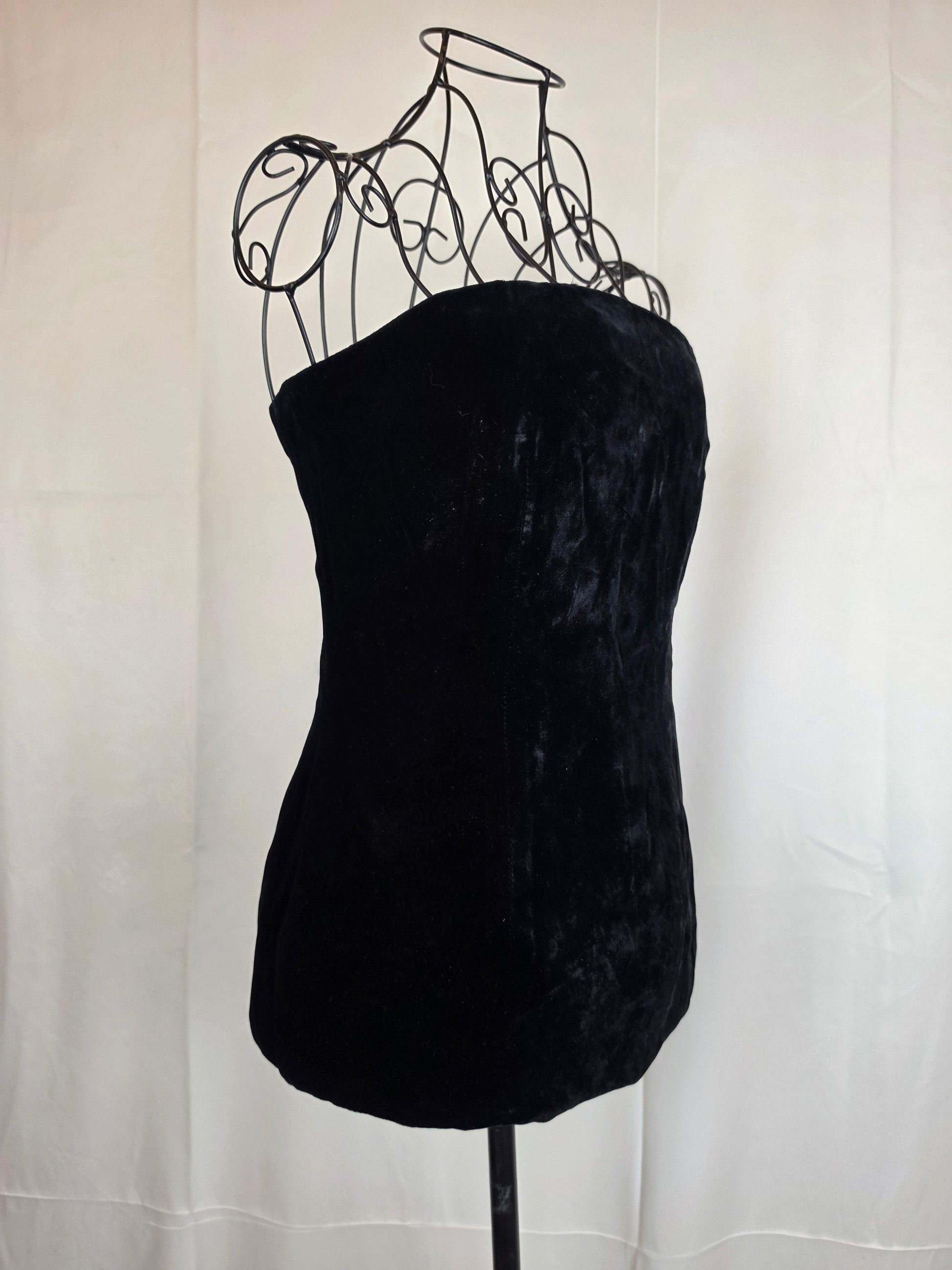 Chanel-Top-Vintage-Senza-Spalline-in-Velluto-Nero-70401927315780 - Pally Vintage Closet