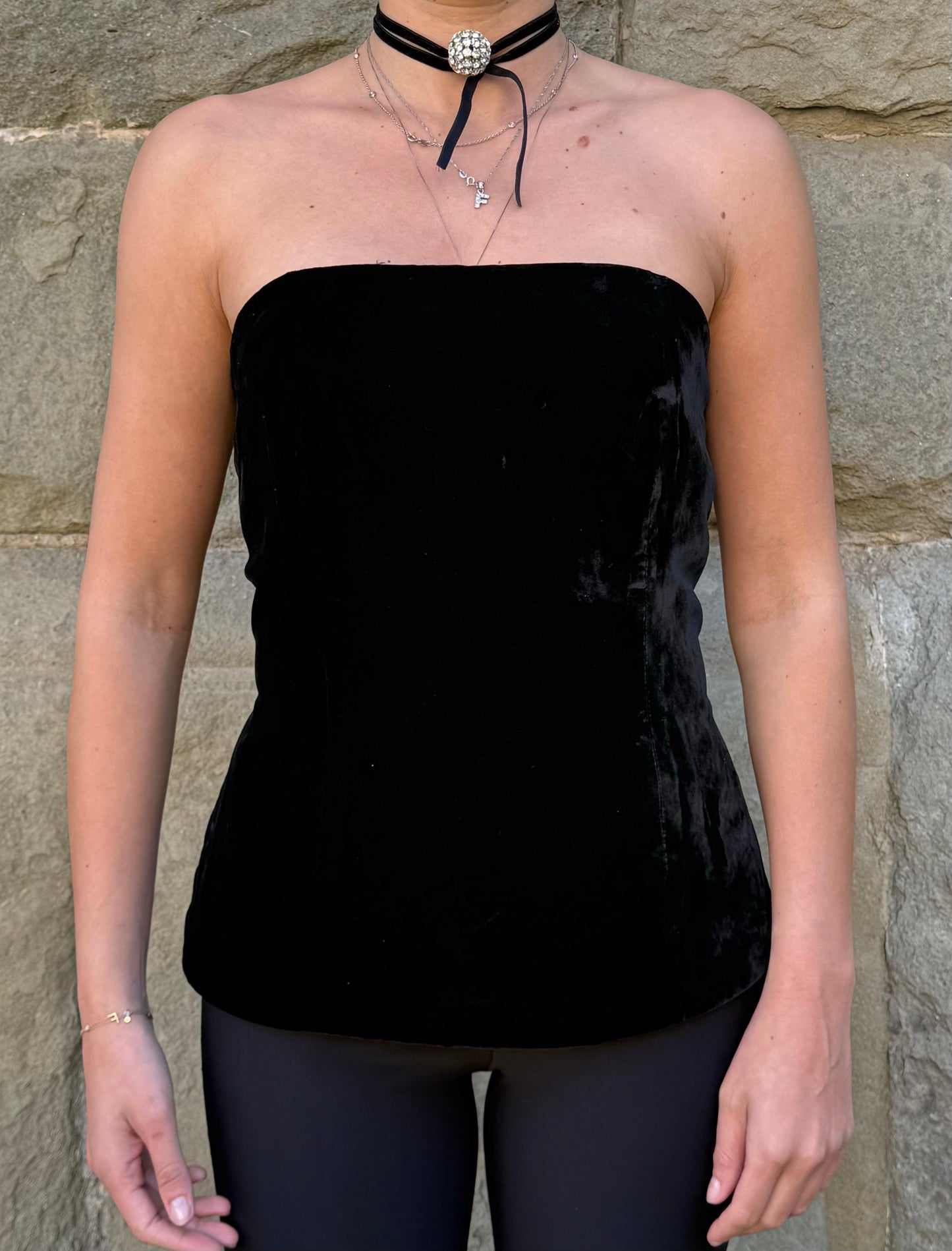 Chanel-Top-Vintage-Senza-Spalline-in-Velluto-Nero-70401927479620 - Pally Vintage Closet