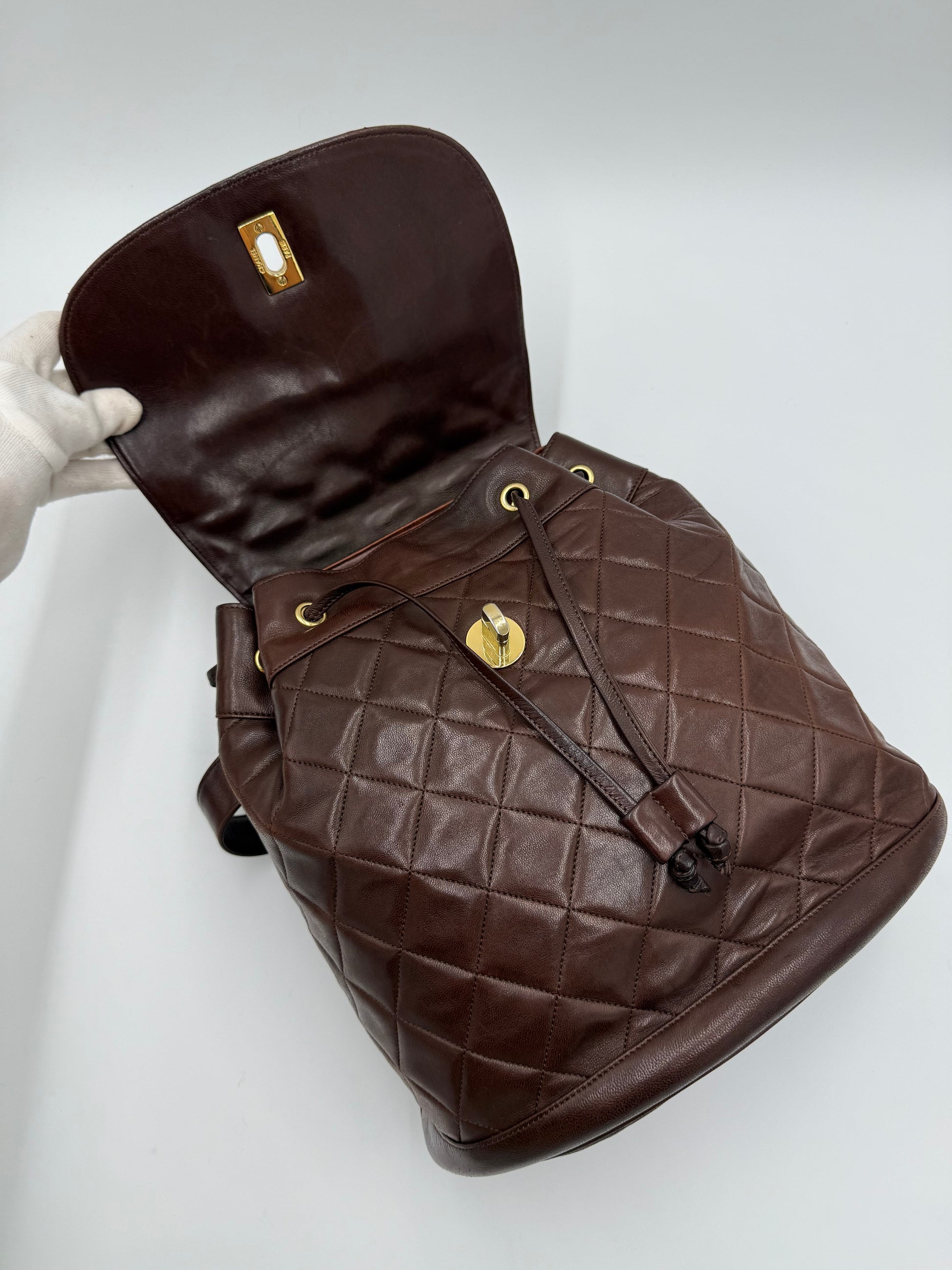 Chanel Zaino Vintage in Pelle Matelassé Marrone Scuro - Pally Vintage Closet