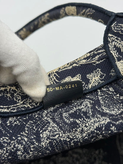 Christian-Dior-Borsa-Book-Tote-Toile-de-Jouy-Sauvage-Blu-Navy-e-Crema-70493927964996 - Pally Vintage Closet