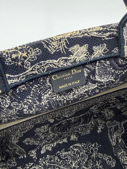 Christian-Dior-Borsa-Book-Tote-Toile-de-Jouy-Sauvage-Blu-Navy-e-Crema-70493927997764 - Pally Vintage Closet