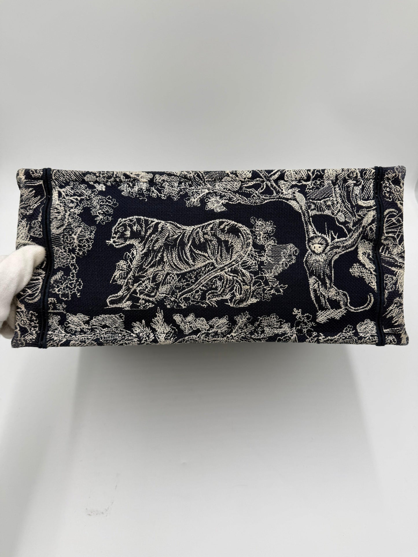 Christian-Dior-Borsa-Book-Tote-Toile-de-Jouy-Sauvage-Blu-Navy-e-Crema-70493928194372 - Pally Vintage Closet