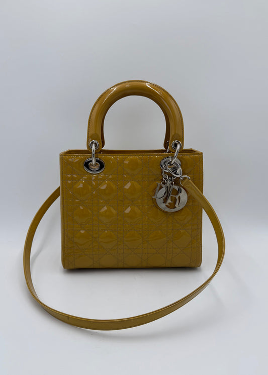 Christian Dior Borsa Lady Dior Medium Vintage in Pelle Verniciata Cannage Senape - Pally Vintage Closet
