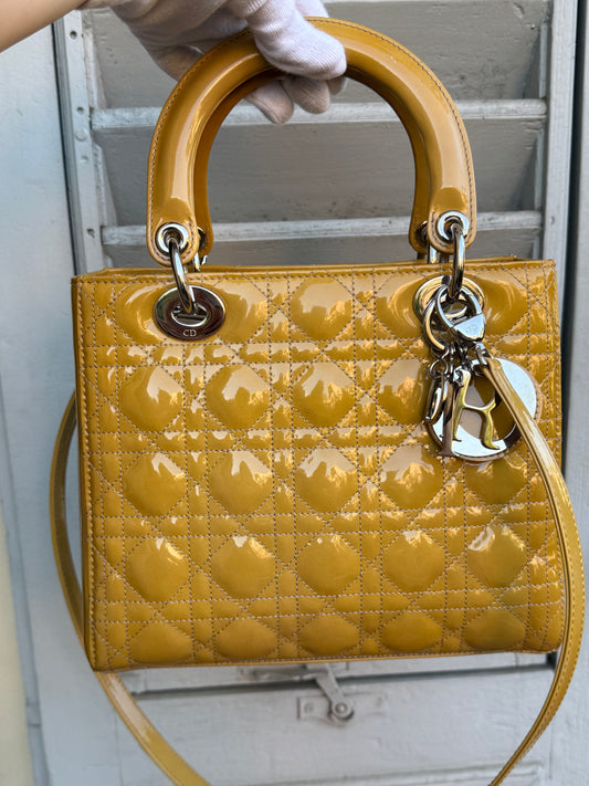 Christian Dior Borsa Lady Dior Medium Vintage in Pelle Verniciata Cannage Senape - Pally Vintage Closet
