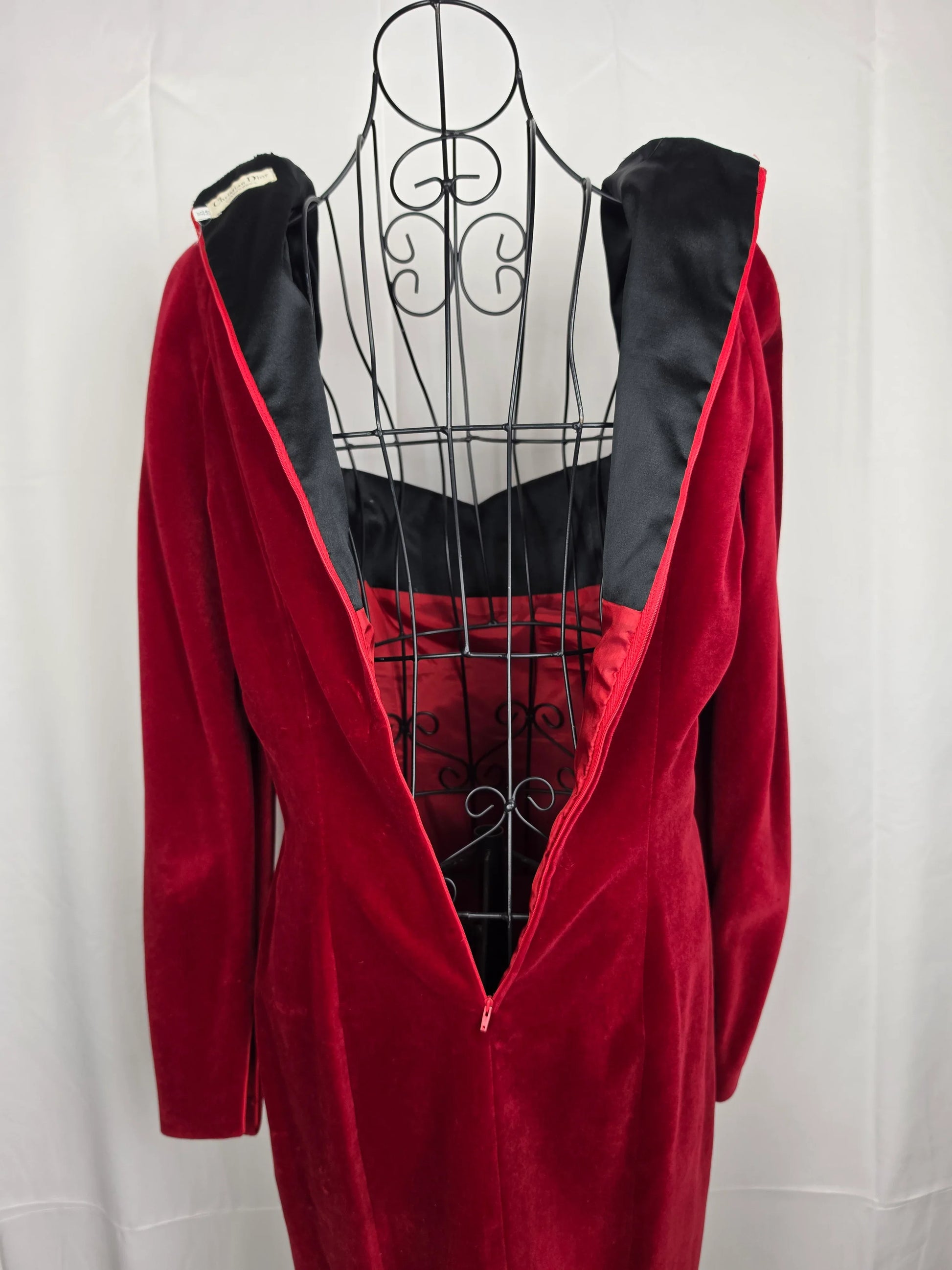 Christian-Dior-Coordonn-s-Abito-Vintage-in-Velluto-Rosso-Cremisi-70263498768708 - Pally Vintage Closet