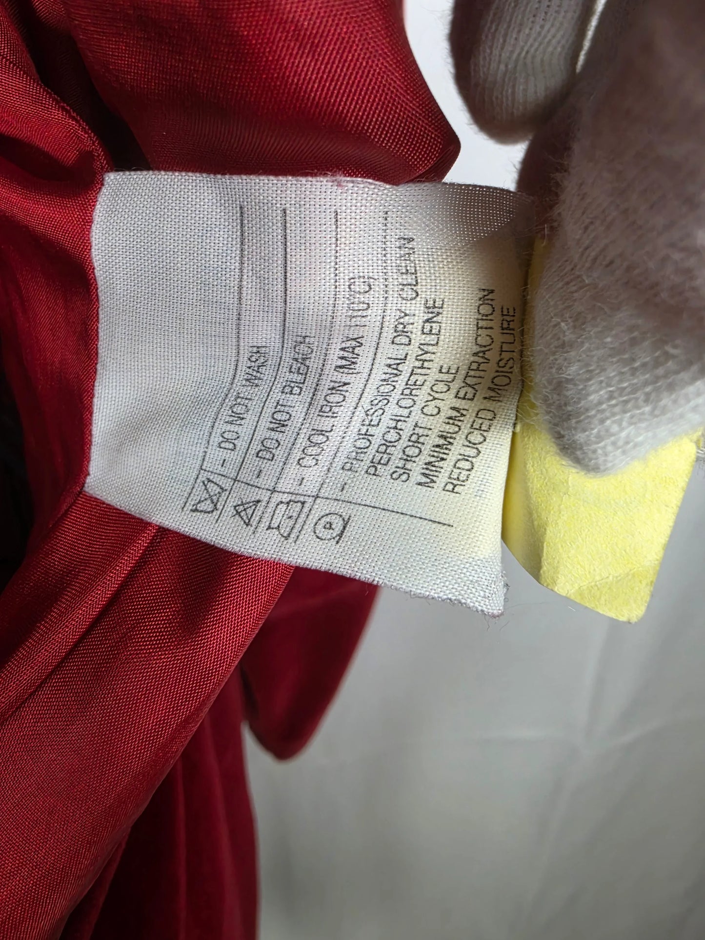 Christian-Dior-Coordonn-s-Abito-Vintage-in-Velluto-Rosso-Cremisi-70263498834244 - Pally Vintage Closet