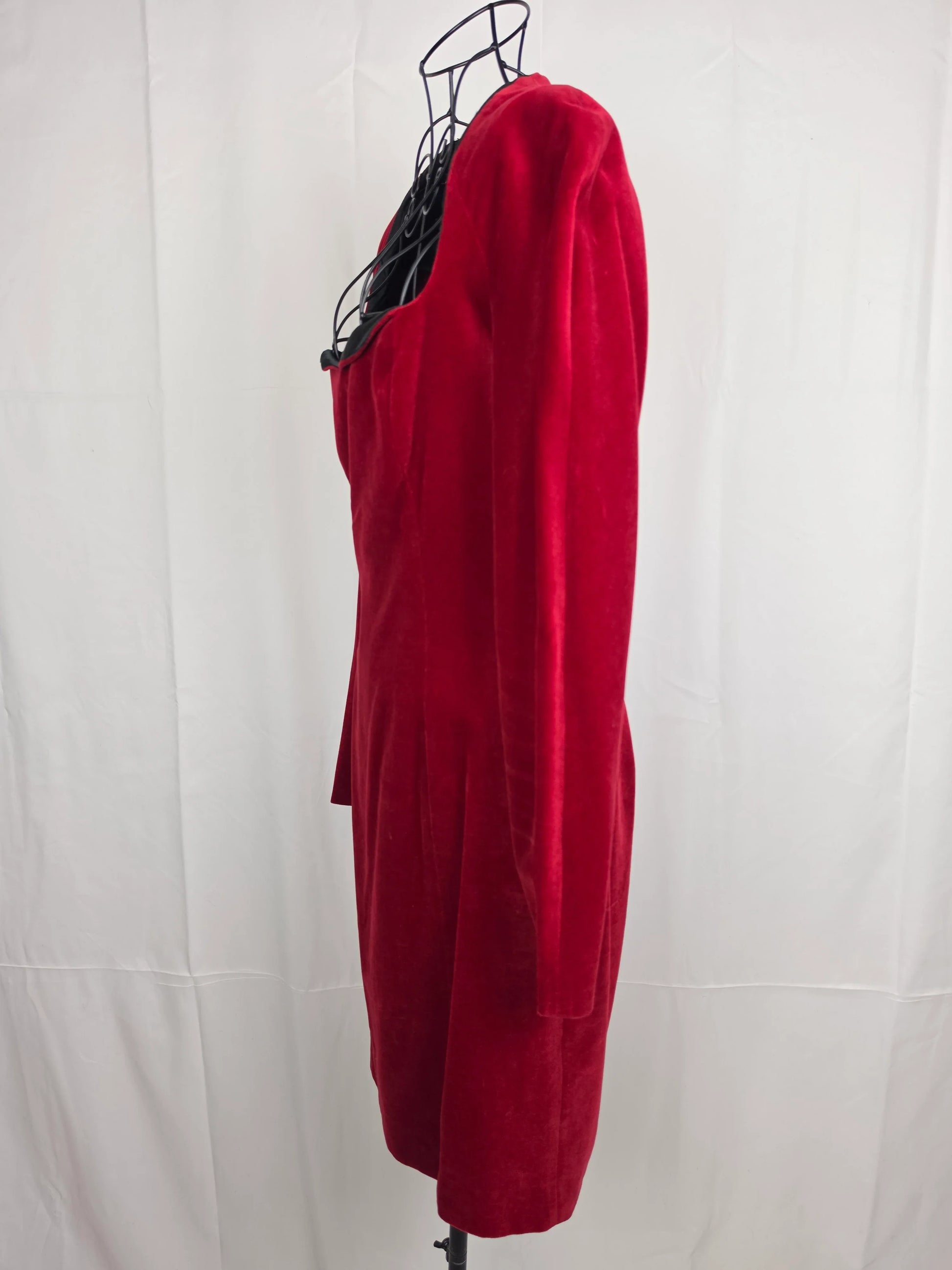 Christian-Dior-Coordonn-s-Abito-Vintage-in-Velluto-Rosso-Cremisi-70263498965316 - Pally Vintage Closet