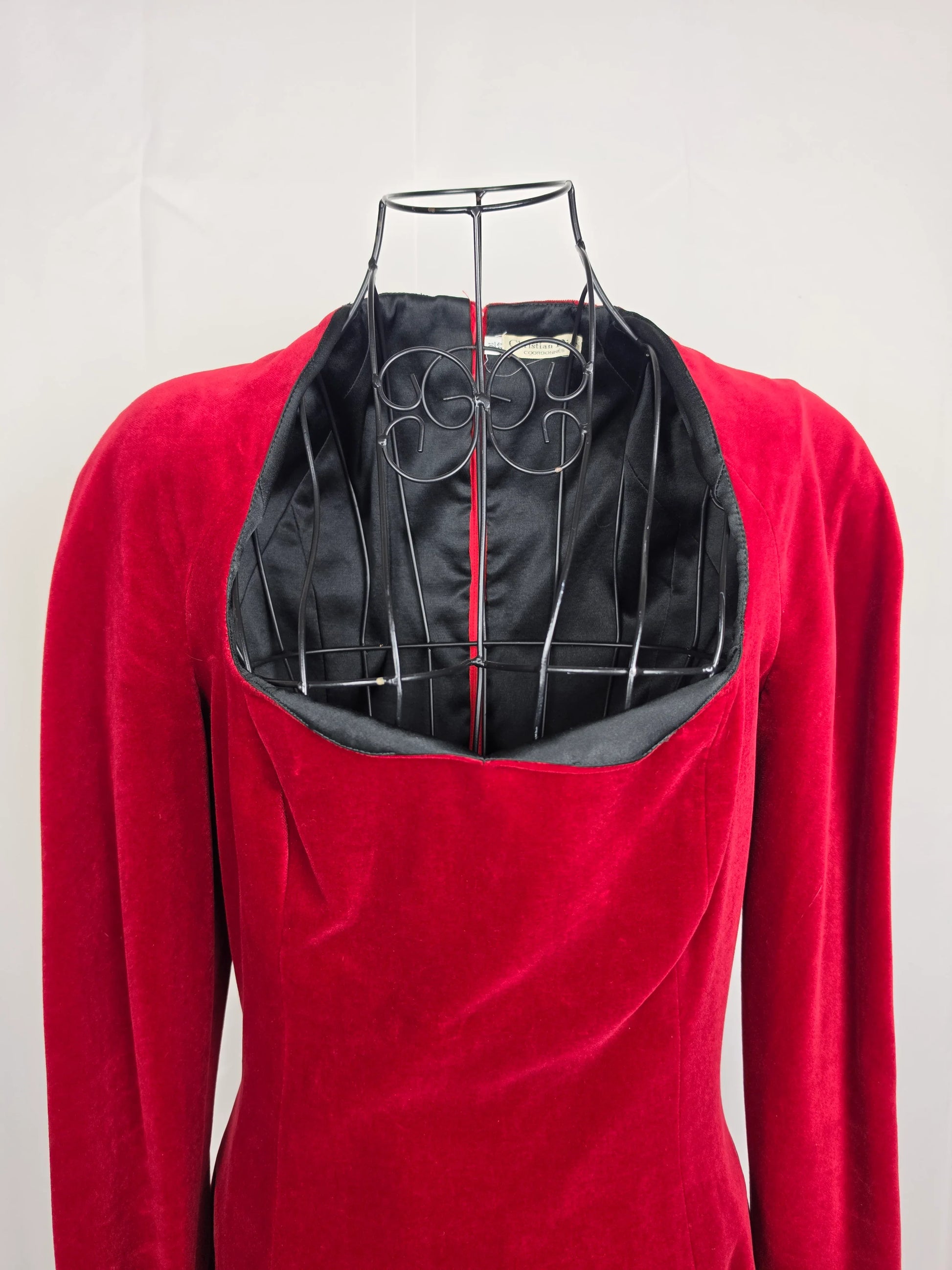 Christian-Dior-Coordonn-s-Abito-Vintage-in-Velluto-Rosso-Cremisi-70263498998084 - Pally Vintage Closet