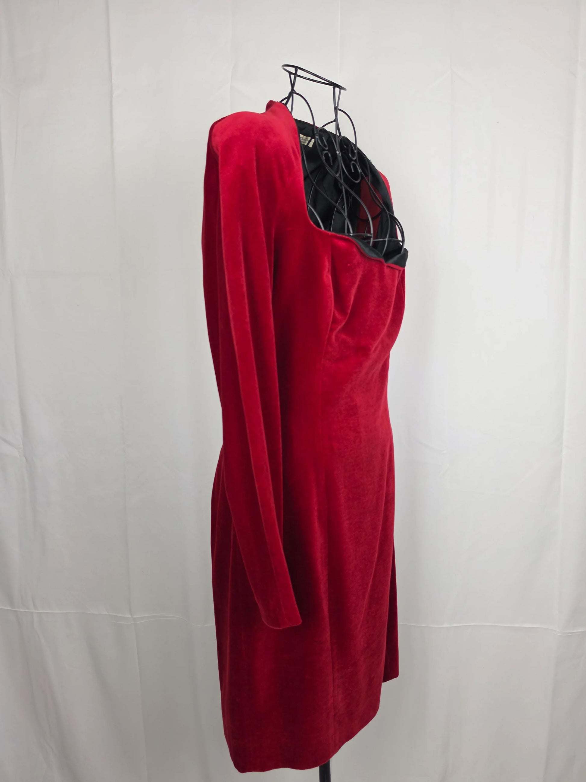 Christian-Dior-Coordonn-s-Abito-Vintage-in-Velluto-Rosso-Cremisi-70263499063620 - Pally Vintage Closet