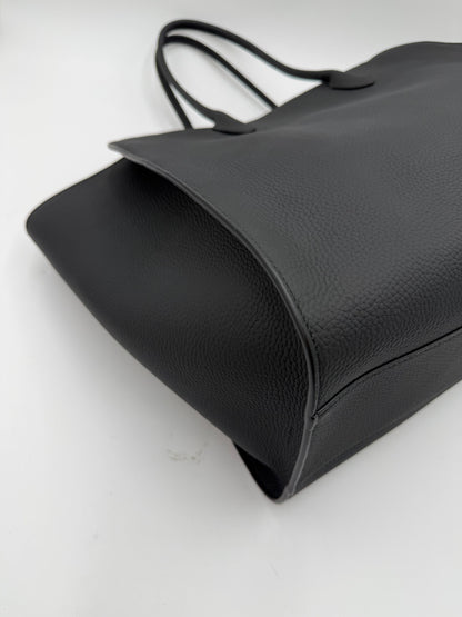 The Row Borsa Tote Marlo in Pelle Granulata Nera