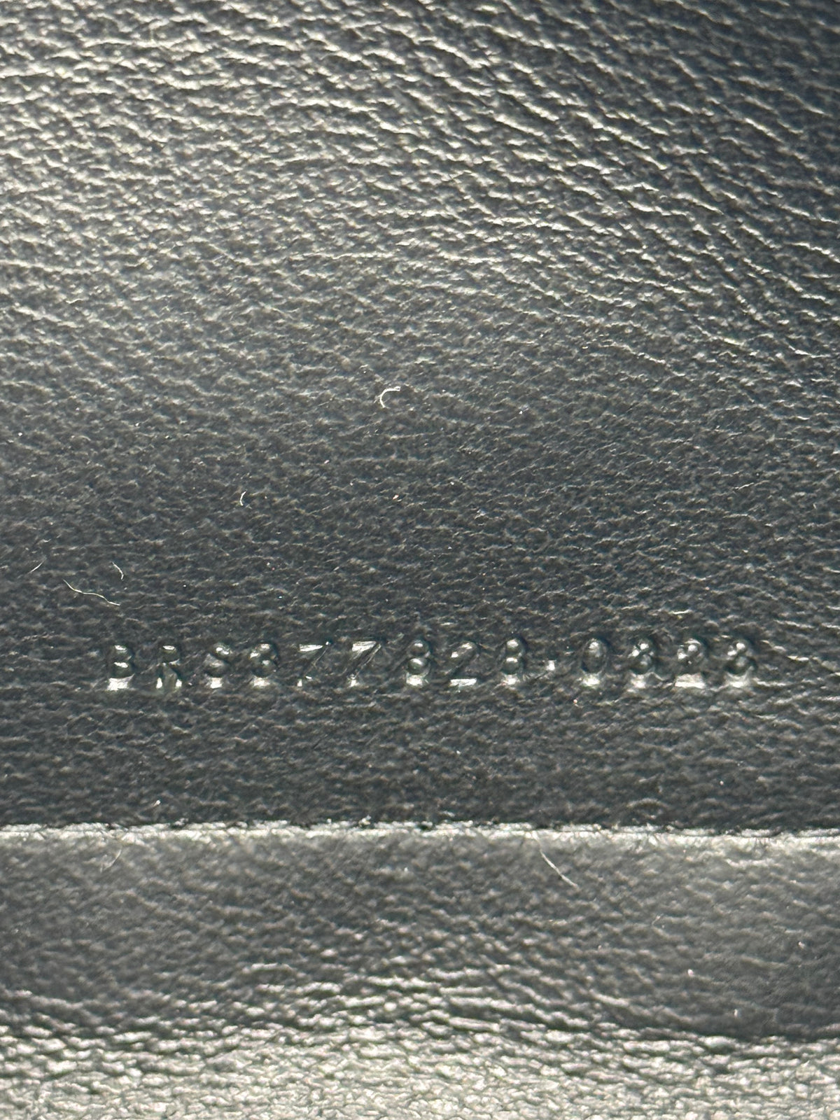 Saint Laurent Borsa a Tracolla Cassandre in Pelle Grain de Poudre con Hardware Dorato Nera