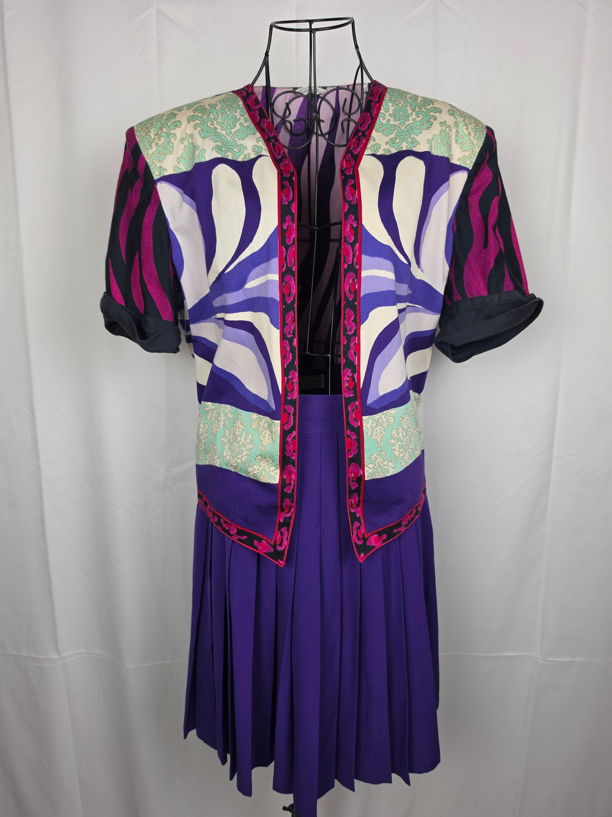 DCB0916C-BF47-4D2B-9C0F-7C0AEEBE5154 - Pally Vintage Closet