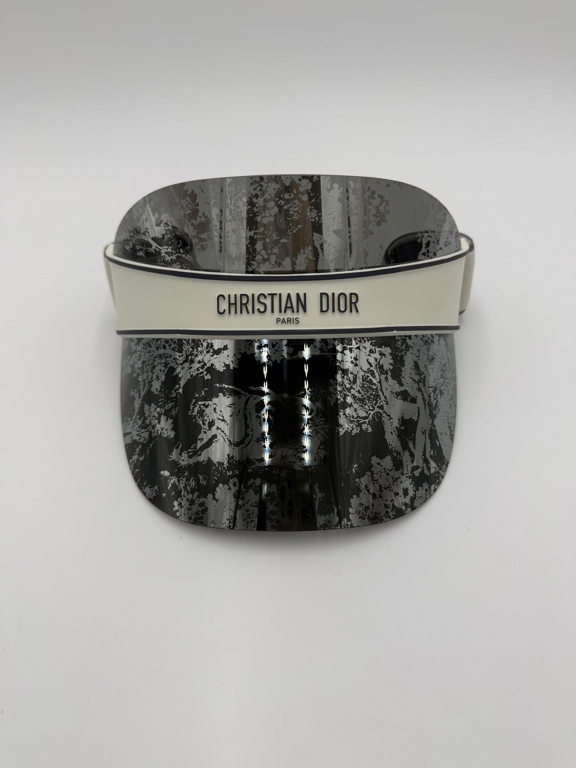 Dior-Visiera-DiorClub-V1U-con-Motivo-Toile-de-Jouy-Grigio-e-Nero-70563799728452 - Pally Vintage Closet