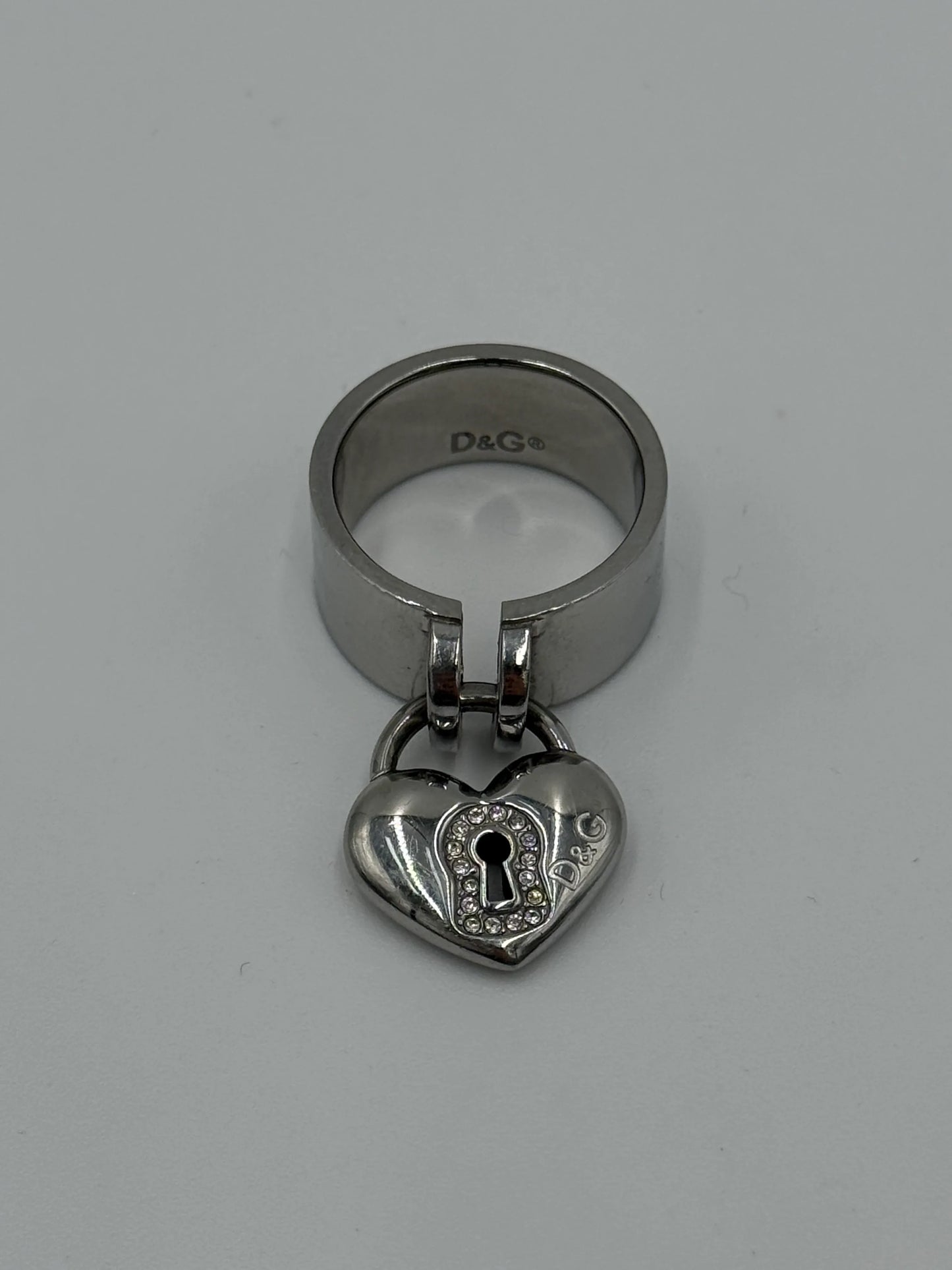 Dolce-e-Gabbana-Anello-a-Fascia-D-G-in-Acciaio-Lucido-70136705253700 - Pally Vintage Closet