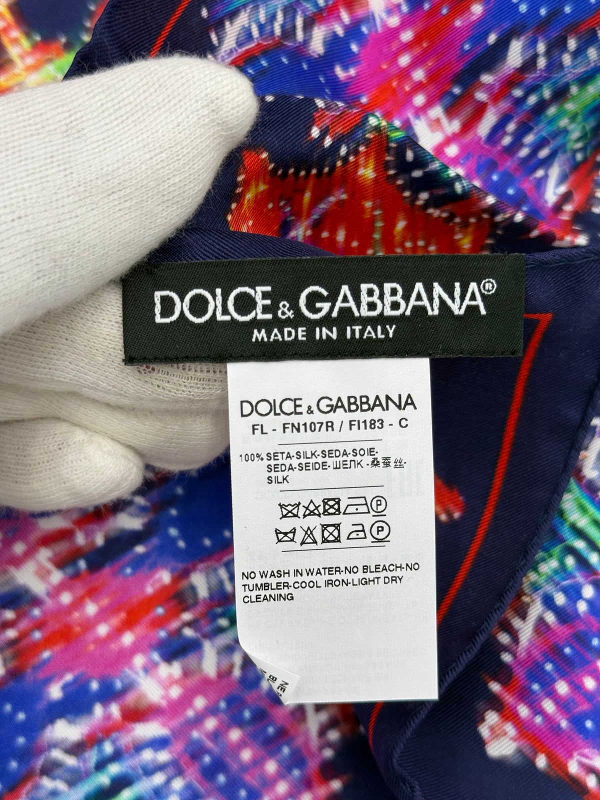 Dolce e Gabbana Foulard in Seta Edizione Limitata Luminarie Siciliane Blu - Pally Vintage Closet