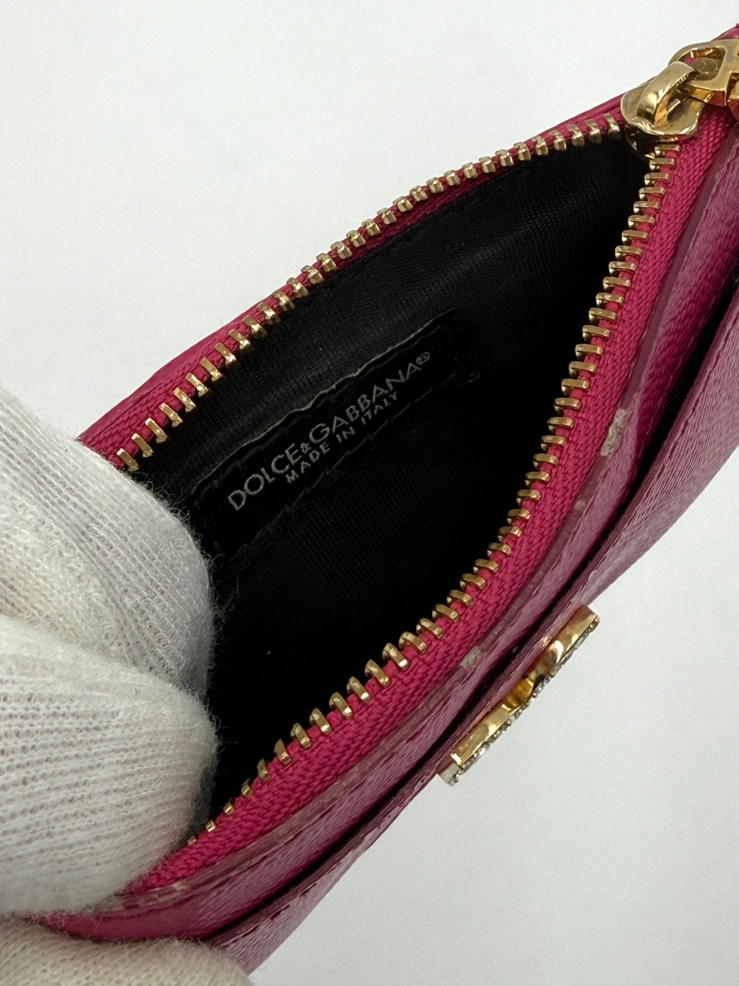 Dolce-e-Gabbana-Portacarte-Crystal-DG-Logo-con-Zip-Fucsia-70568252703044 - Pally Vintage Closet