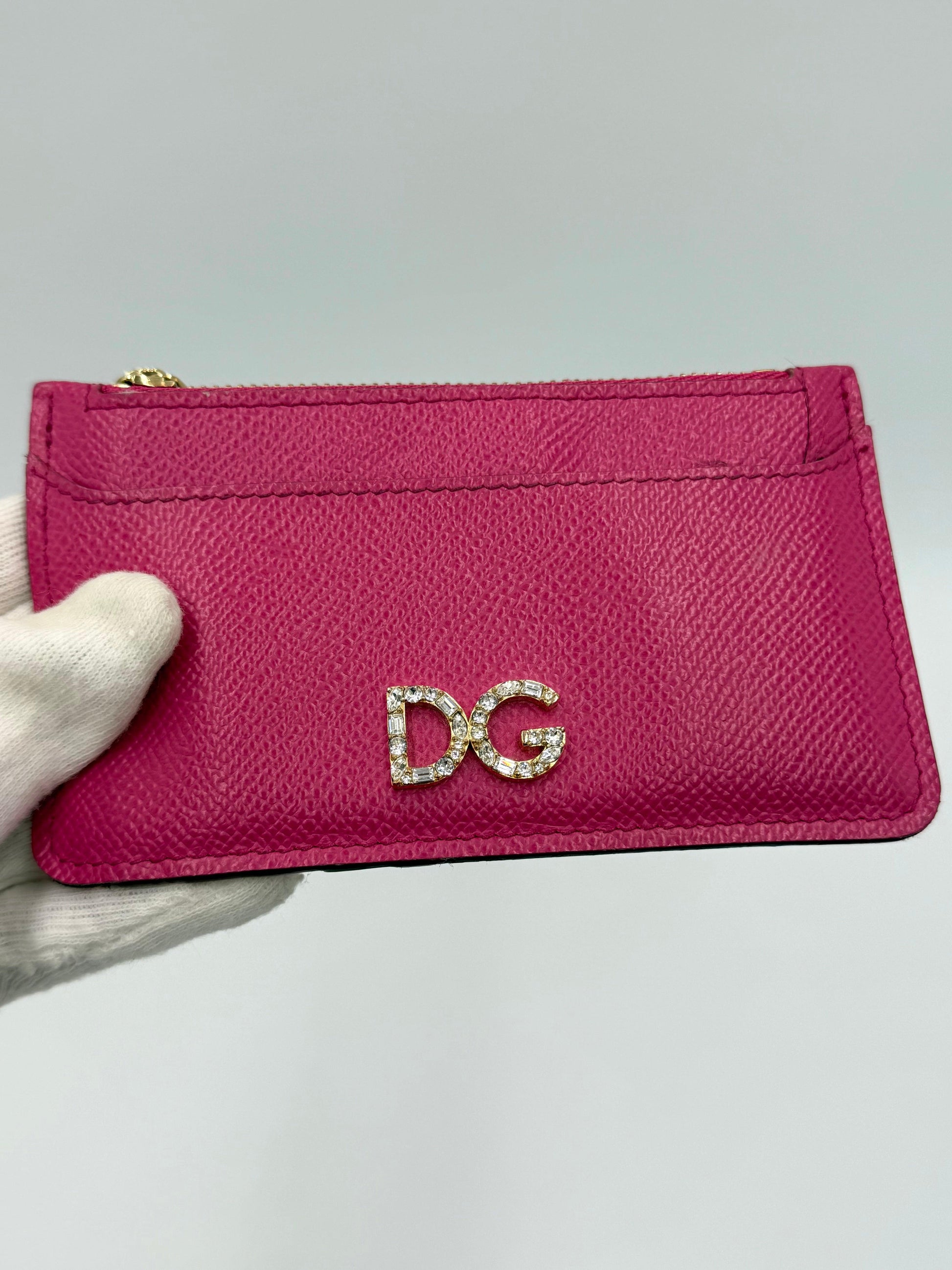 Dolce-e-Gabbana-Portacarte-Crystal-DG-Logo-con-Zip-Fucsia-70568252834116 - Pally Vintage Closet