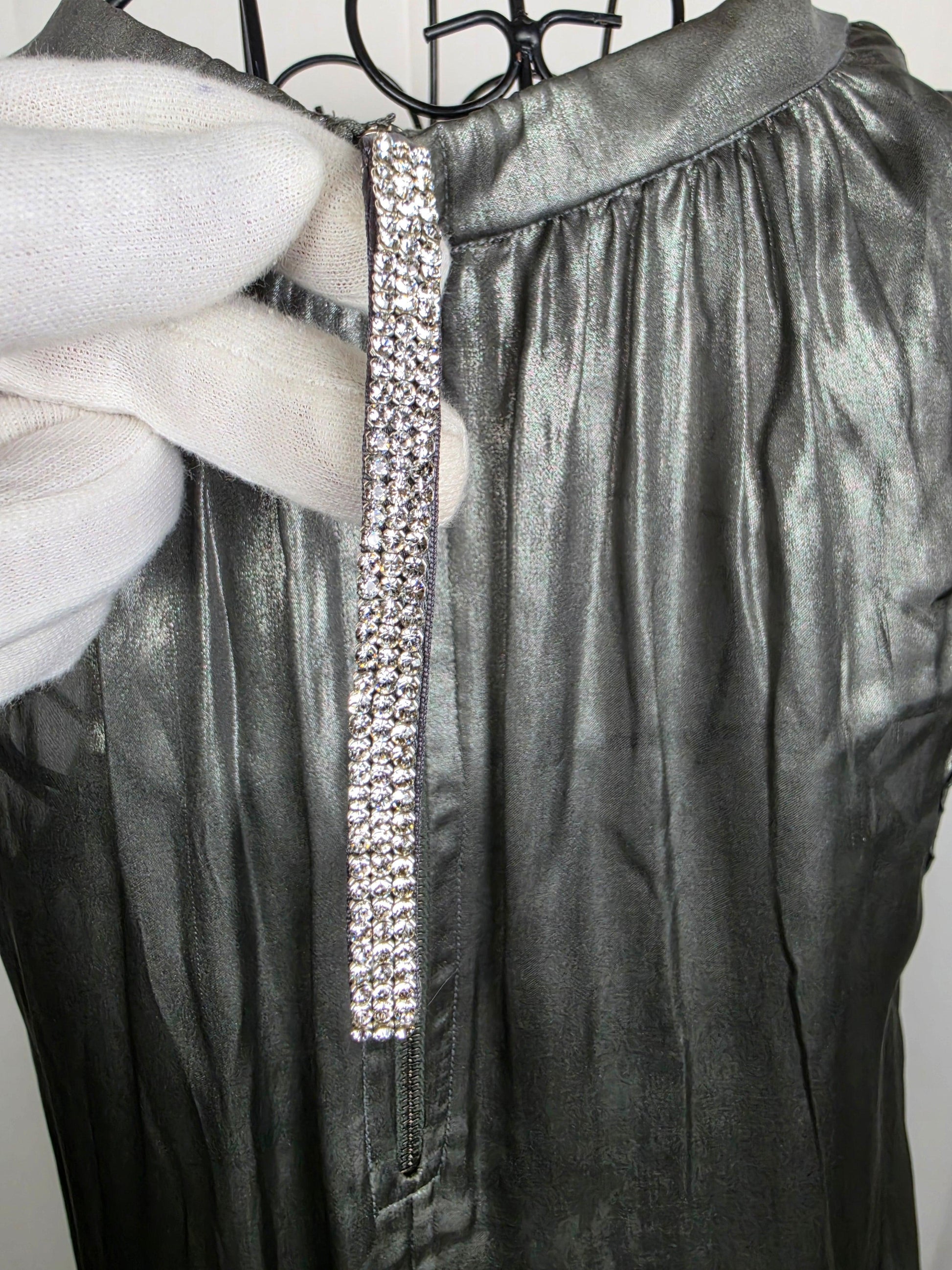Dolce e Gabbana Top Seta Metallizzata con Spilla Floreale Argento - Pally Vintage Closet