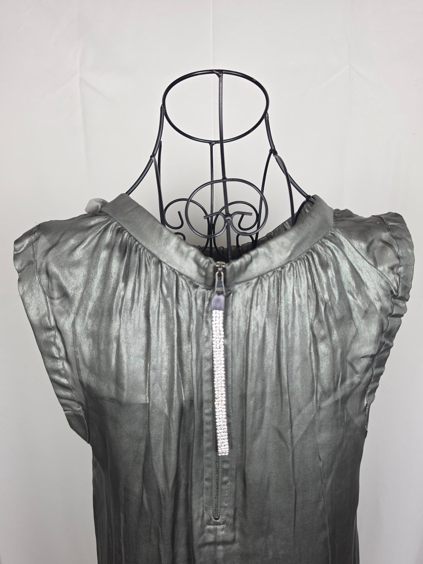 Dolce e Gabbana Top Seta Metallizzata con Spilla Floreale Argento - Pally Vintage Closet