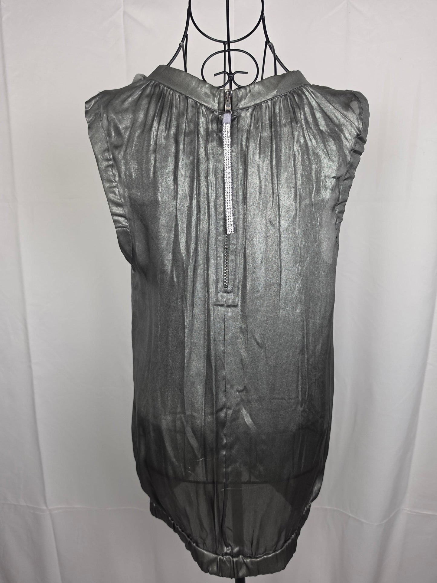 Dolce e Gabbana Top Seta Metallizzata con Spilla Floreale Argento - Pally Vintage Closet