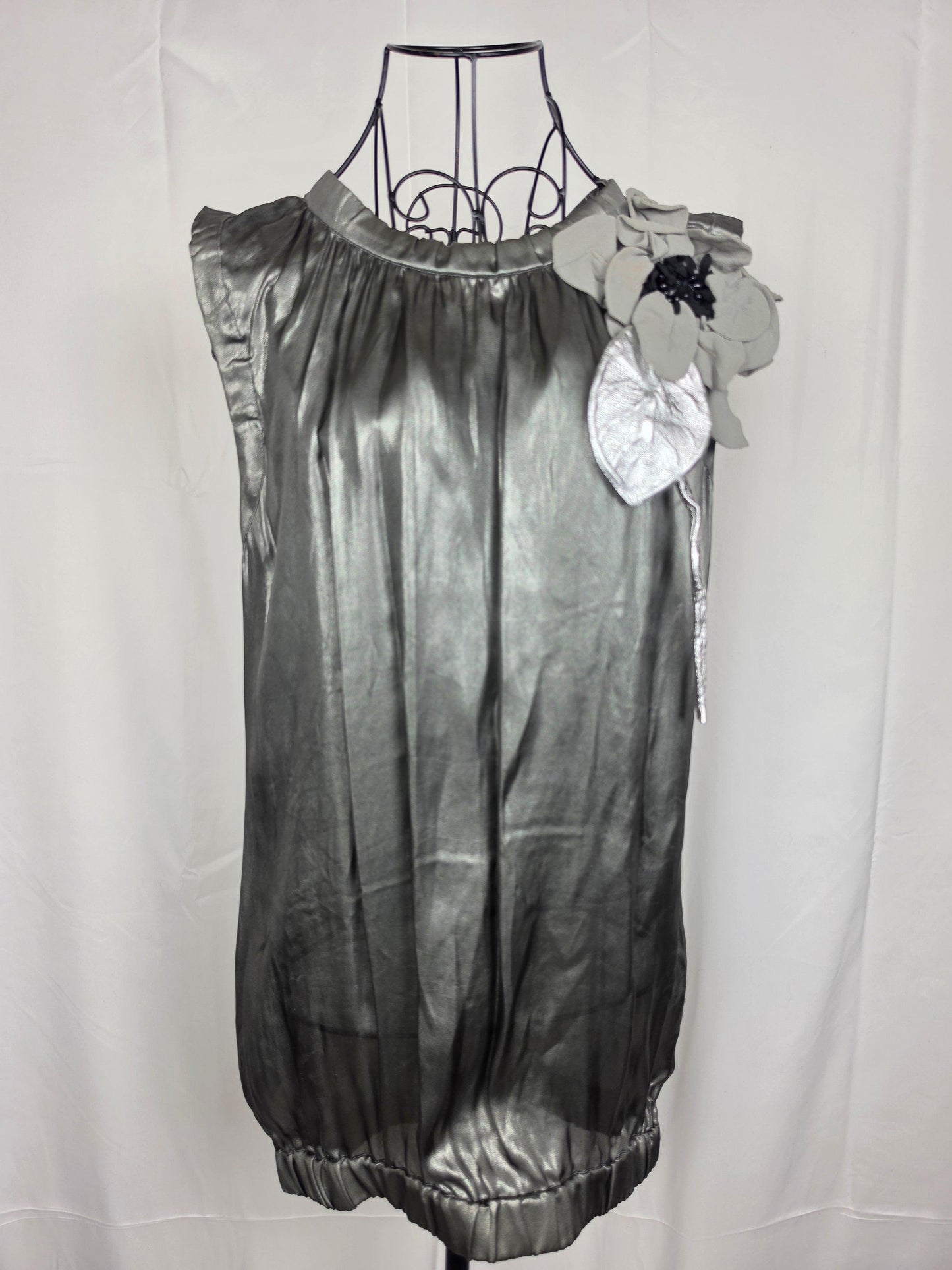 Dolce e Gabbana Top Seta Metallizzata con Spilla Floreale Argento - Pally Vintage Closet