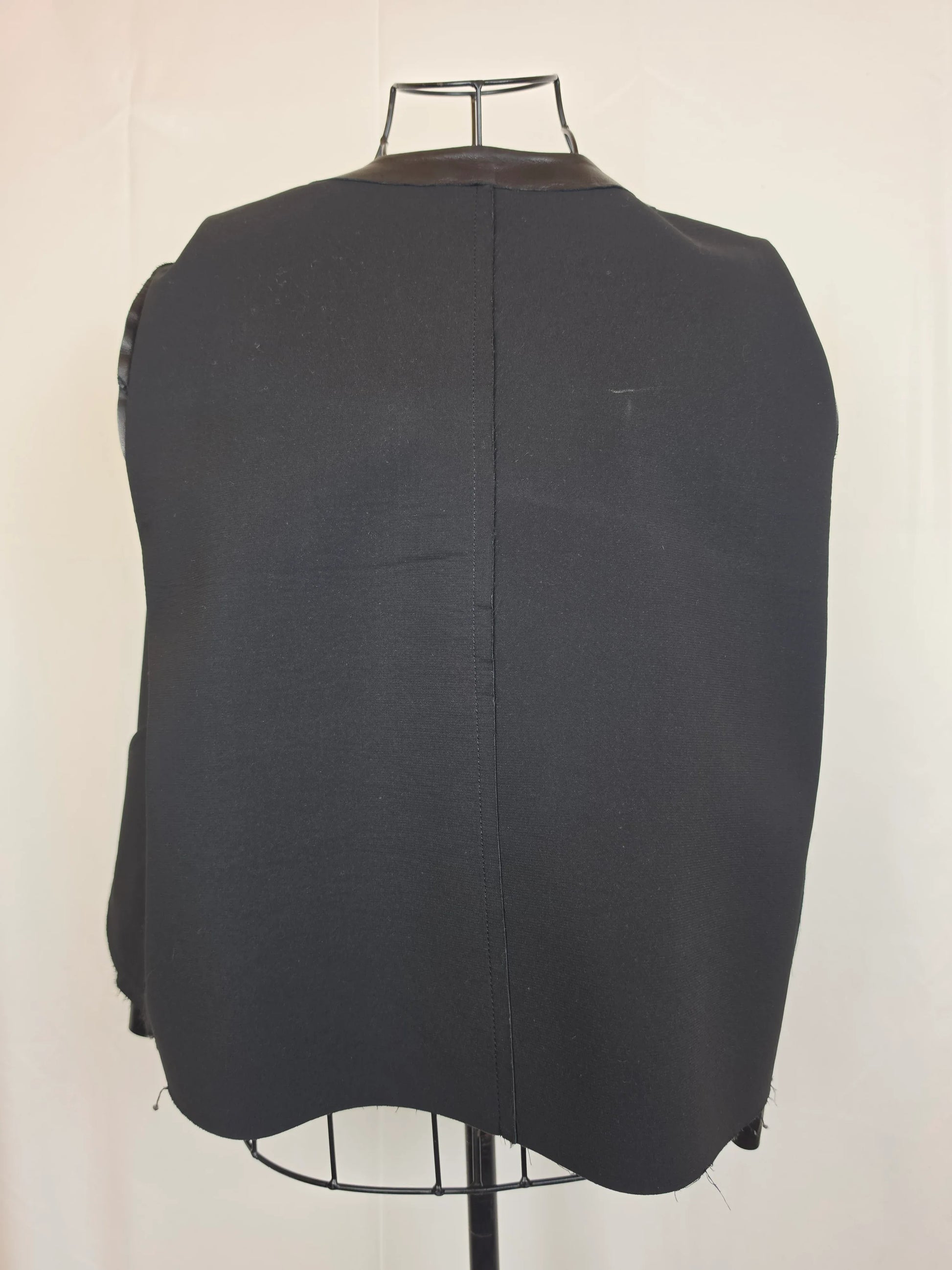Ermanno-Scervino-Giacca-in-Pelle-con-Dettagli-Intrecciati-Nero-70263534321988 - Pally Vintage Closet