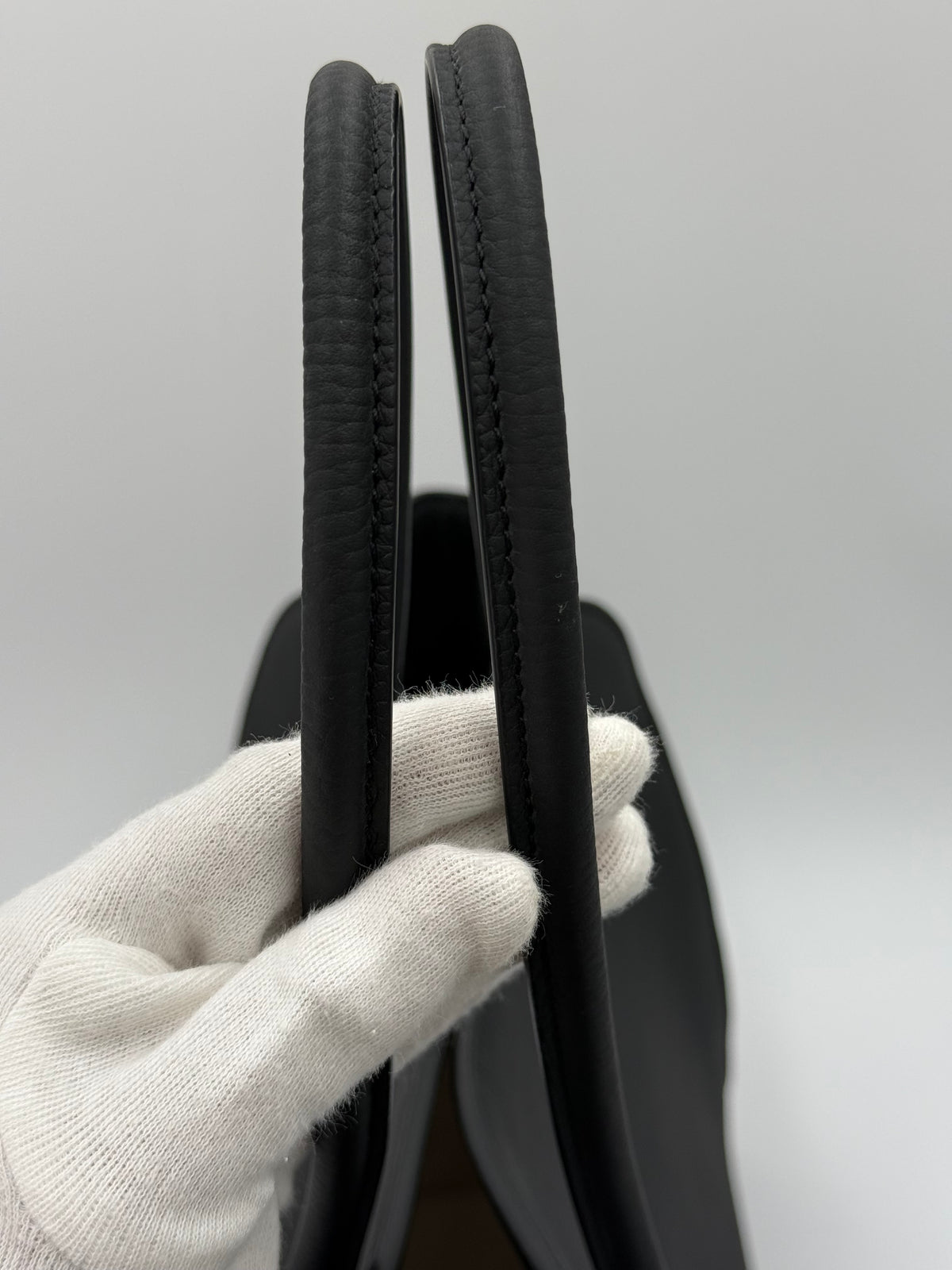 The Row Borsa Tote Marlo in Pelle Granulata Nera