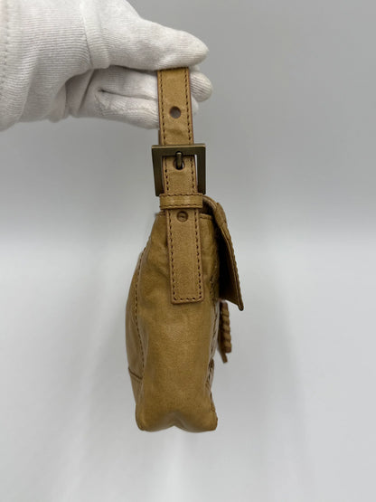 Fendi-Borsa-Baguette-Vintage-Whipstitch-con-Fibbia-in-Legno-Beige-70377472000324 - Pally Vintage Closet