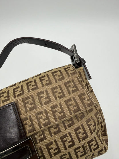 Fendi-Borsa-Baguette-Vintage-in-Tela-Zucchino-Marrone-70377477603652 - Pally Vintage Closet