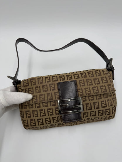 Fendi-Borsa-Baguette-Vintage-in-Tela-Zucchino-Marrone-70377477865796 - Pally Vintage Closet