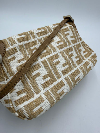 Fendi-Borsa-Mamma-Baguette-Mini-Vintage-in-Rafia-Intrecciata-Beige-e-Bianco-70493943824708 - Pally Vintage Closet