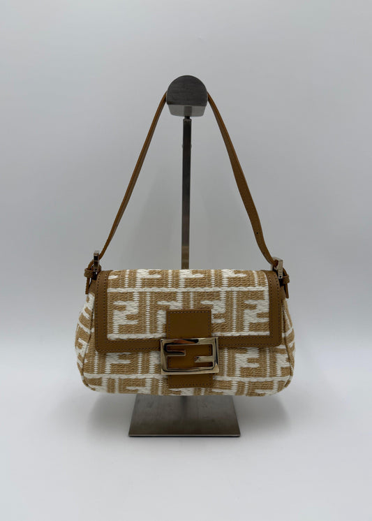 Fendi-Borsa-Mamma-Baguette-Mini-Vintage-in-Rafia-Intrecciata-Beige-e-Bianco-70493944119620 - Pally Vintage Closet