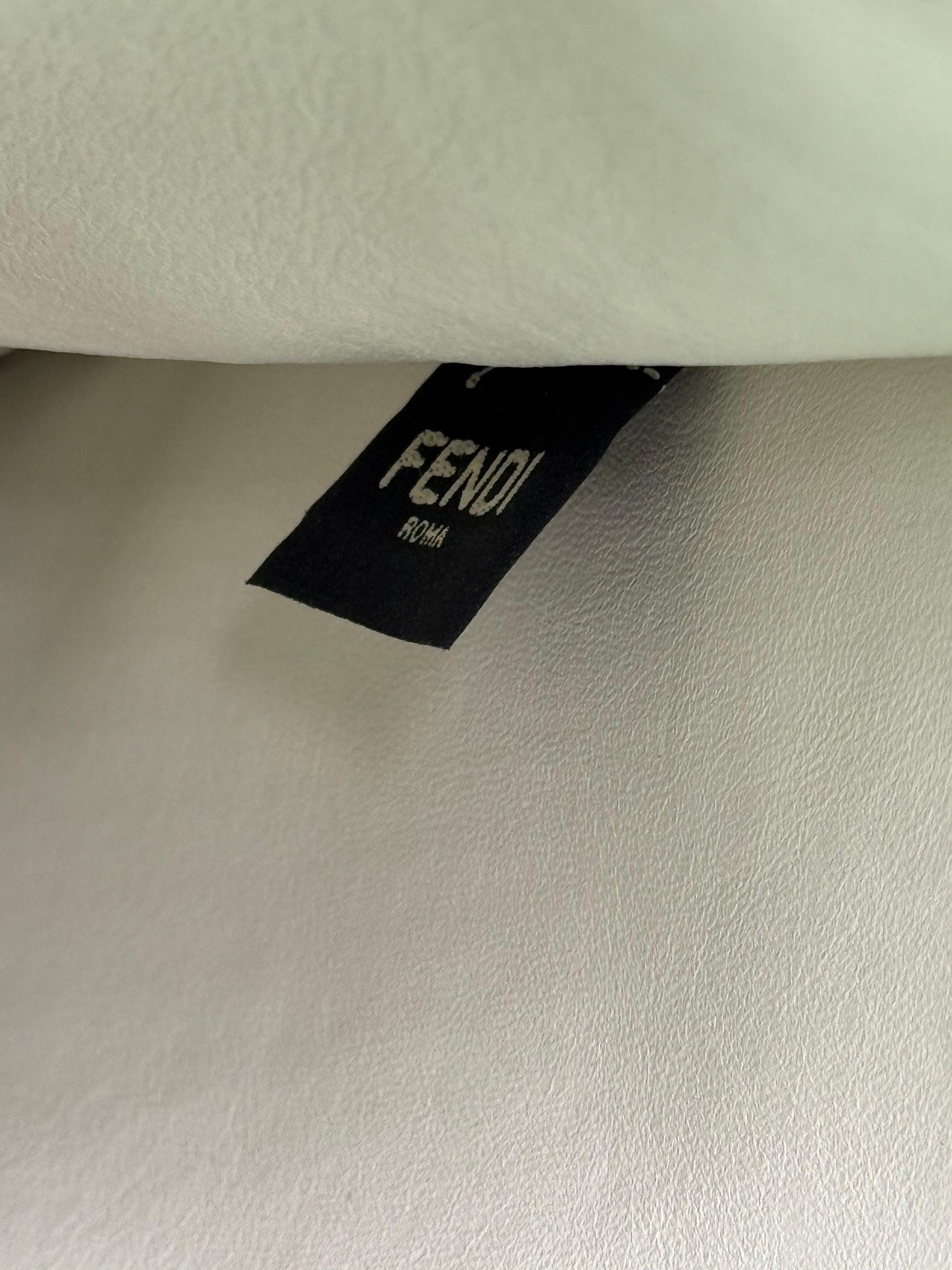 Fendi Borsa Peekaboo ISeeU Medium in Pelle Marrone con Interno Verde