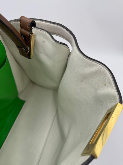 Fendi Borsa Peekaboo ISeeU Medium in Pelle Marrone con Interno Verde