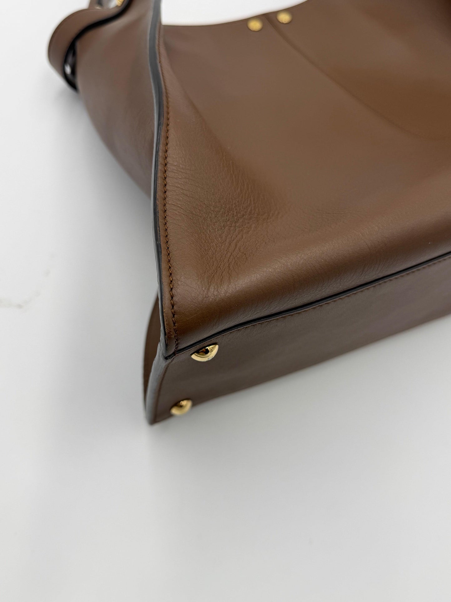 Fendi Borsa Peekaboo ISeeU Medium in Pelle Marrone con Interno Verde