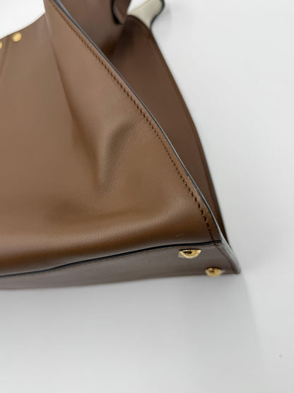 Fendi Borsa Peekaboo ISeeU Medium in Pelle Marrone con Interno Verde