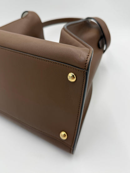 Fendi Borsa Peekaboo ISeeU Medium in Pelle Marrone con Interno Verde