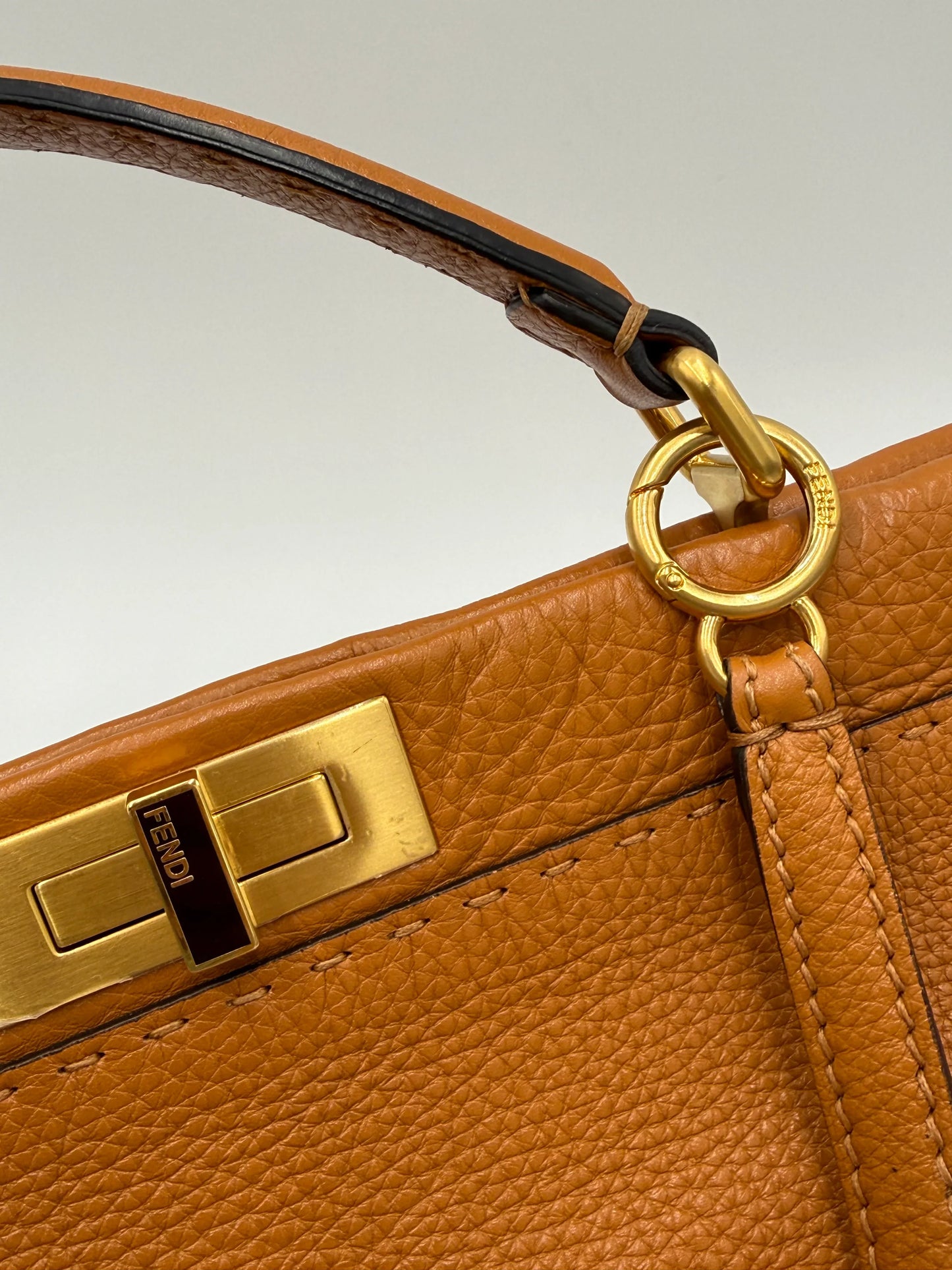 Fendi Borsa Peekaboo Selleria Vintage Grande in Pelle Cuoio Roman - Pally Vintage Closet