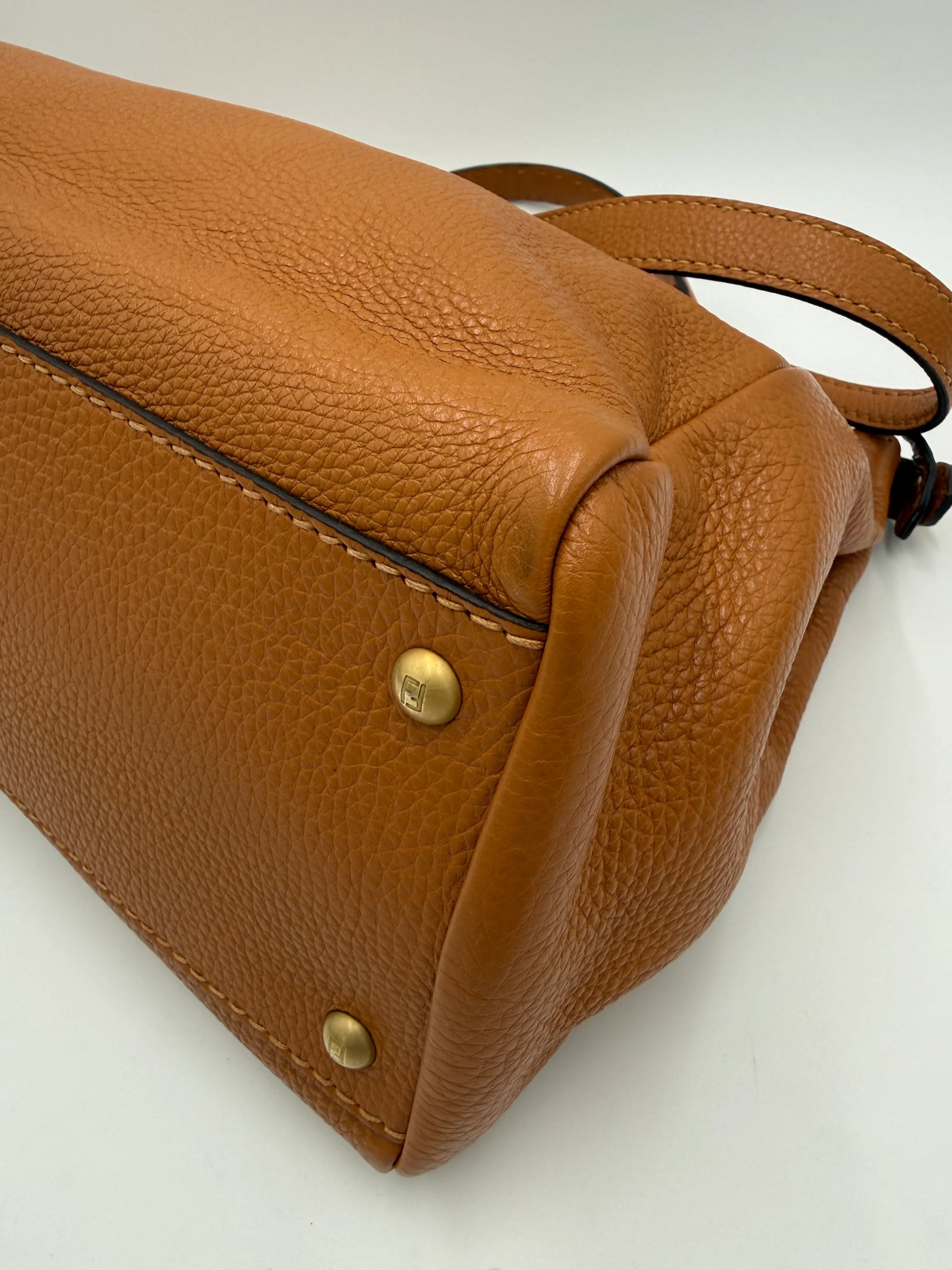 Fendi Borsa Peekaboo Selleria Vintage Grande in Pelle Cuoio Roman - Pally Vintage Closet