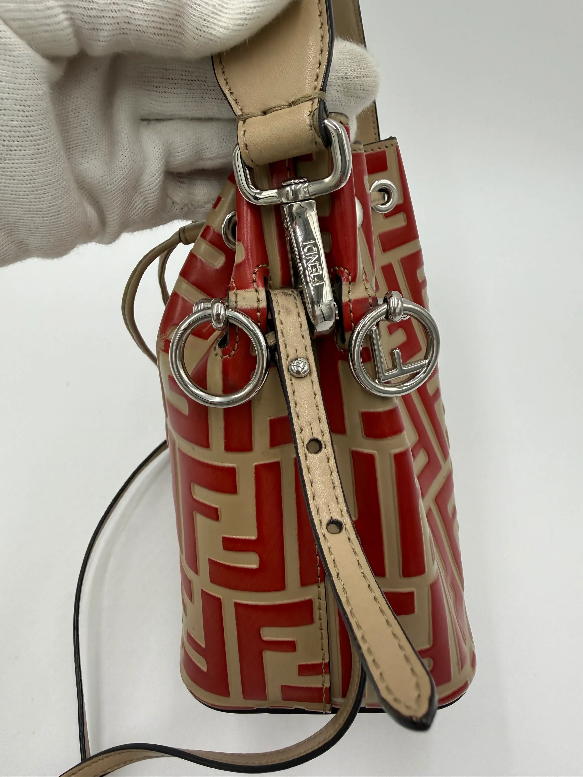 Fendi-Borsa-a-Secchiello-Mon-Tresor-Mini-in-Pelle-Zucca-Embossed-Rosso-70314488201540 - Pally Vintage Closet