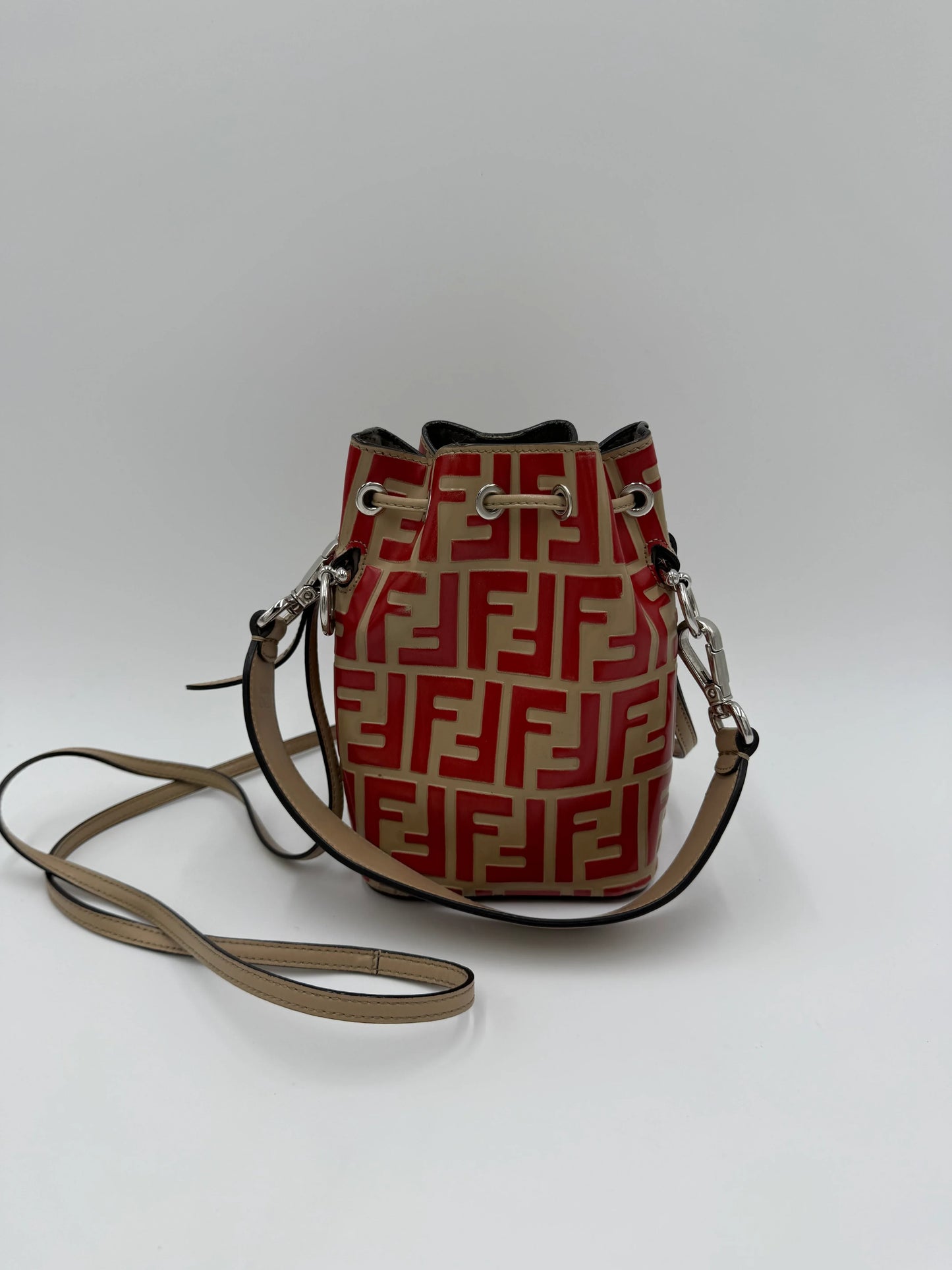 Fendi-Borsa-a-Secchiello-Mon-Tresor-Mini-in-Pelle-Zucca-Embossed-Rosso-70314488398148 - Pally Vintage Closet