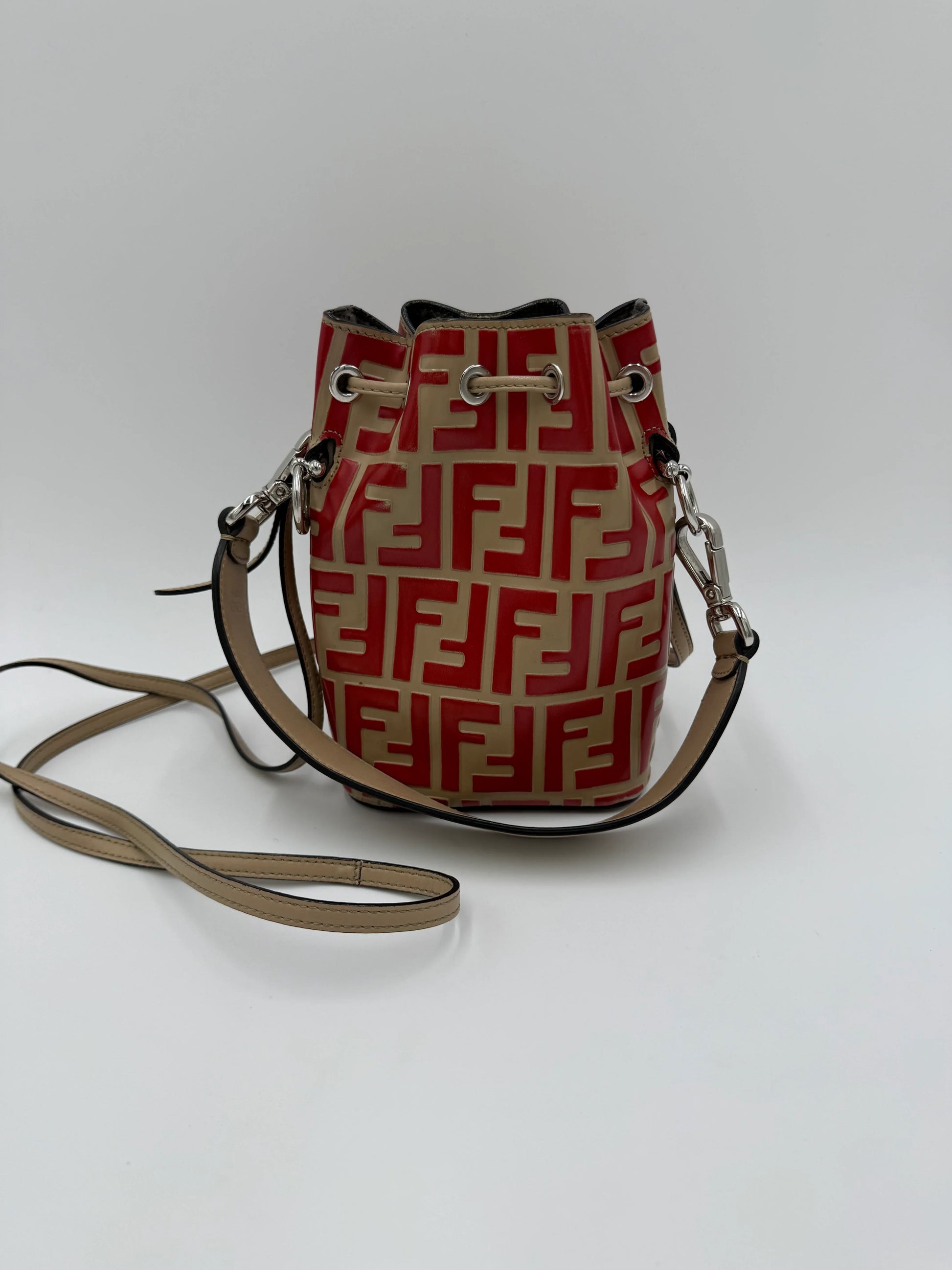 Fendi-Borsa-a-Secchiello-Mon-Tresor-Mini-in-Pelle-Zucca-Embossed-Rosso-70314488463684 - Pally Vintage Closet