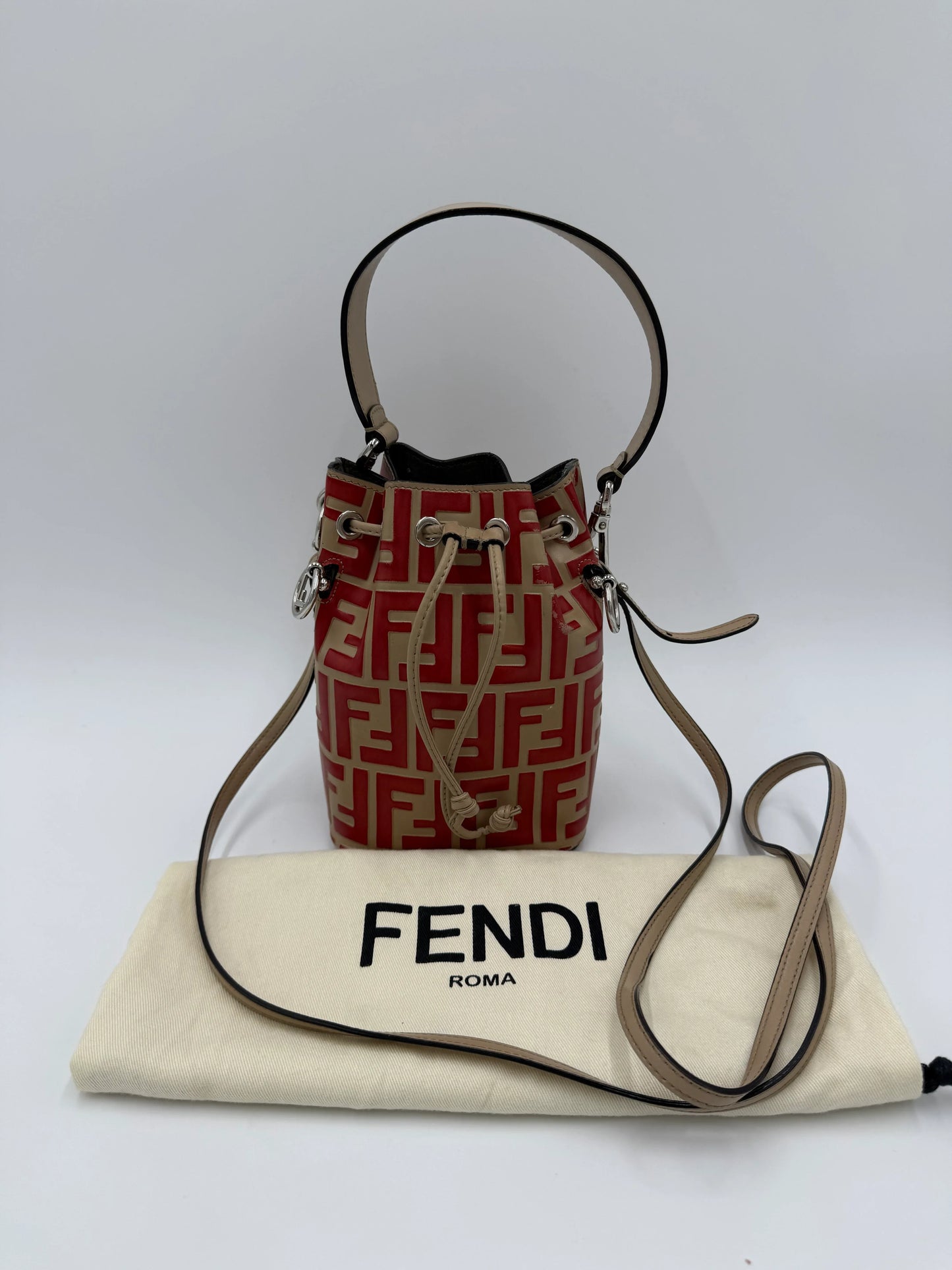 Fendi-Borsa-a-Secchiello-Mon-Tresor-Mini-in-Pelle-Zucca-Embossed-Rosso-70314488496452 - Pally Vintage Closet