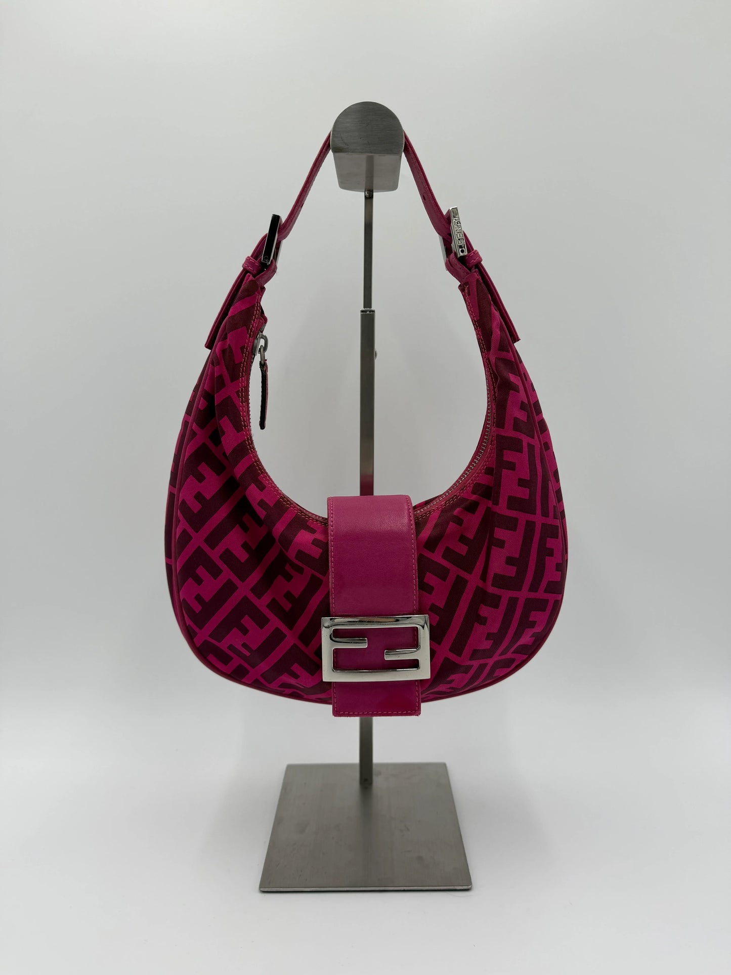 Fendi Borsa a Tracolla Croissant con Logo FF Fucsia - Pally Vintage Closet