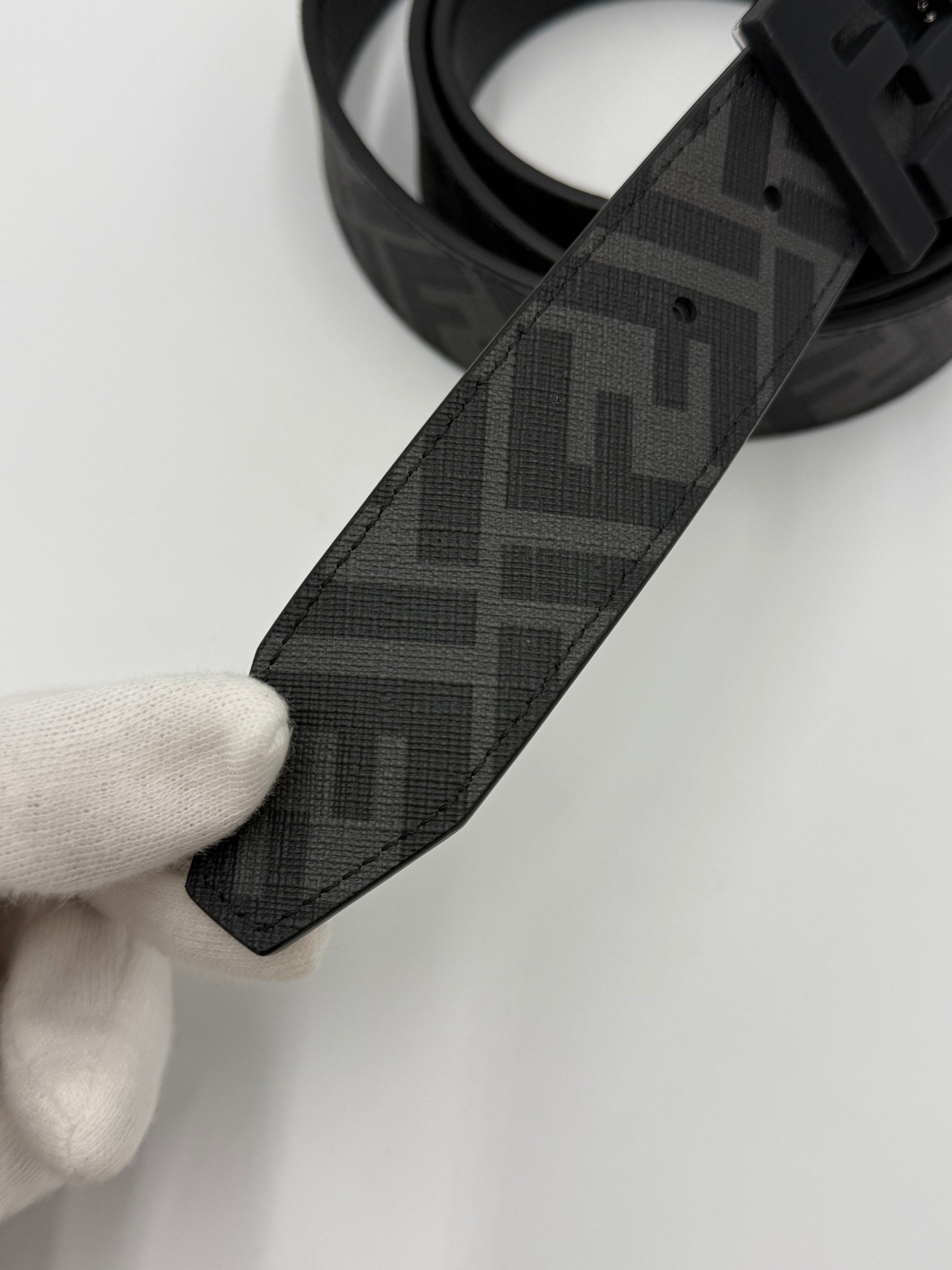 Fendi Cintura Reversibile FF Pelle Nera - Pally Vintage Closet