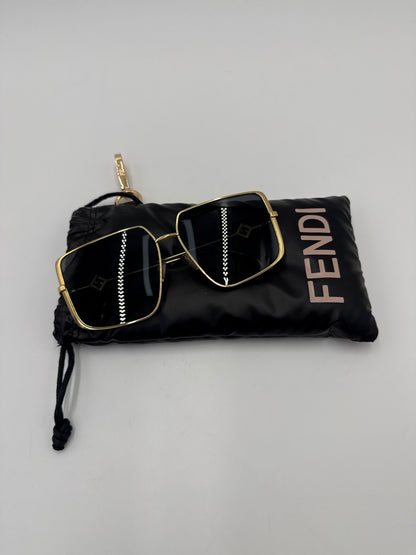 Fendi Occhiali da Sole Modello Geometrico Oversize in Metallo Dorato