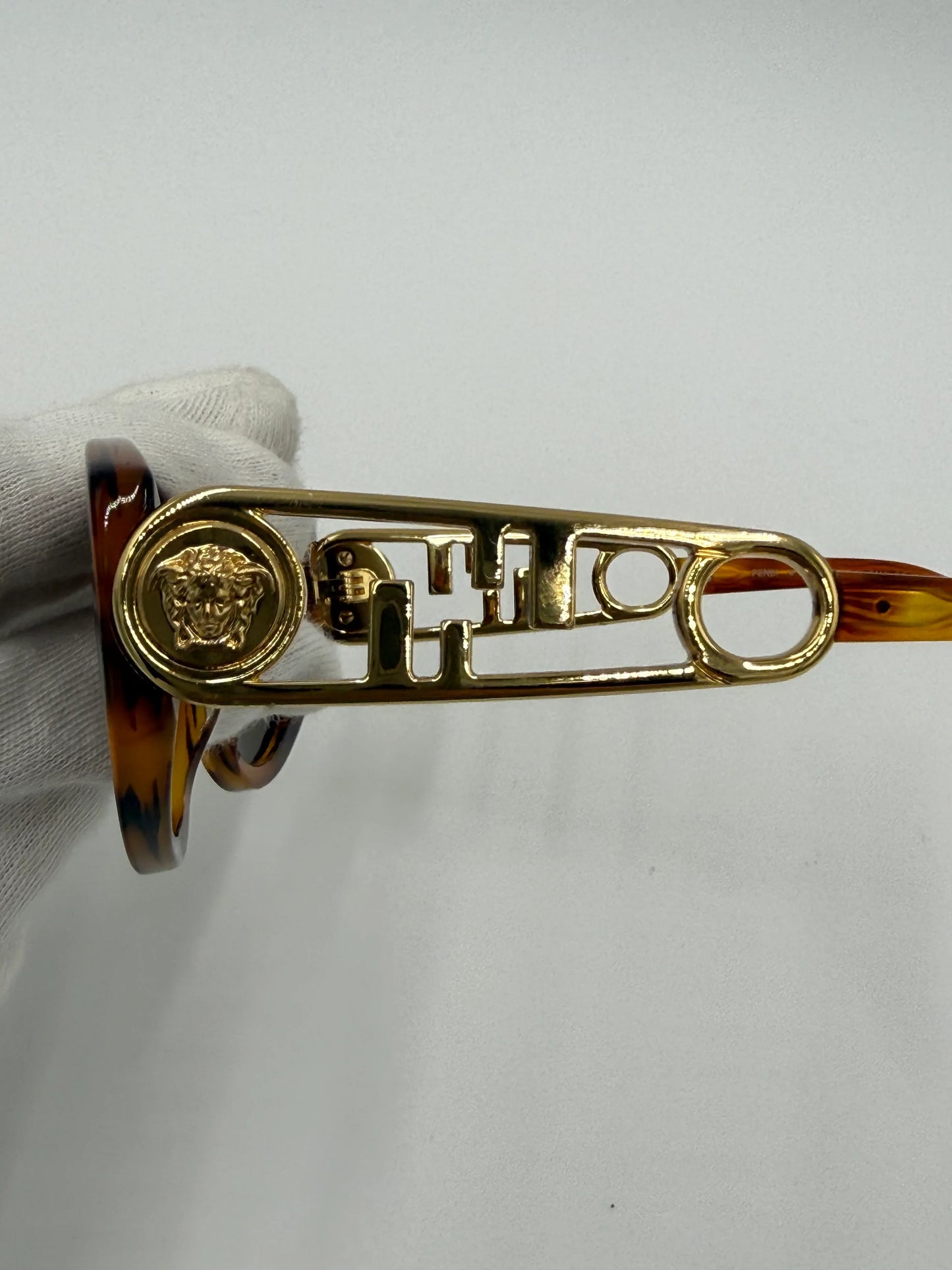 Fendi-Occhiali-da-Sole-Safety-Pin-Collezione-Fendace-Tartarugati-70314547773764 - Pally Vintage Closet