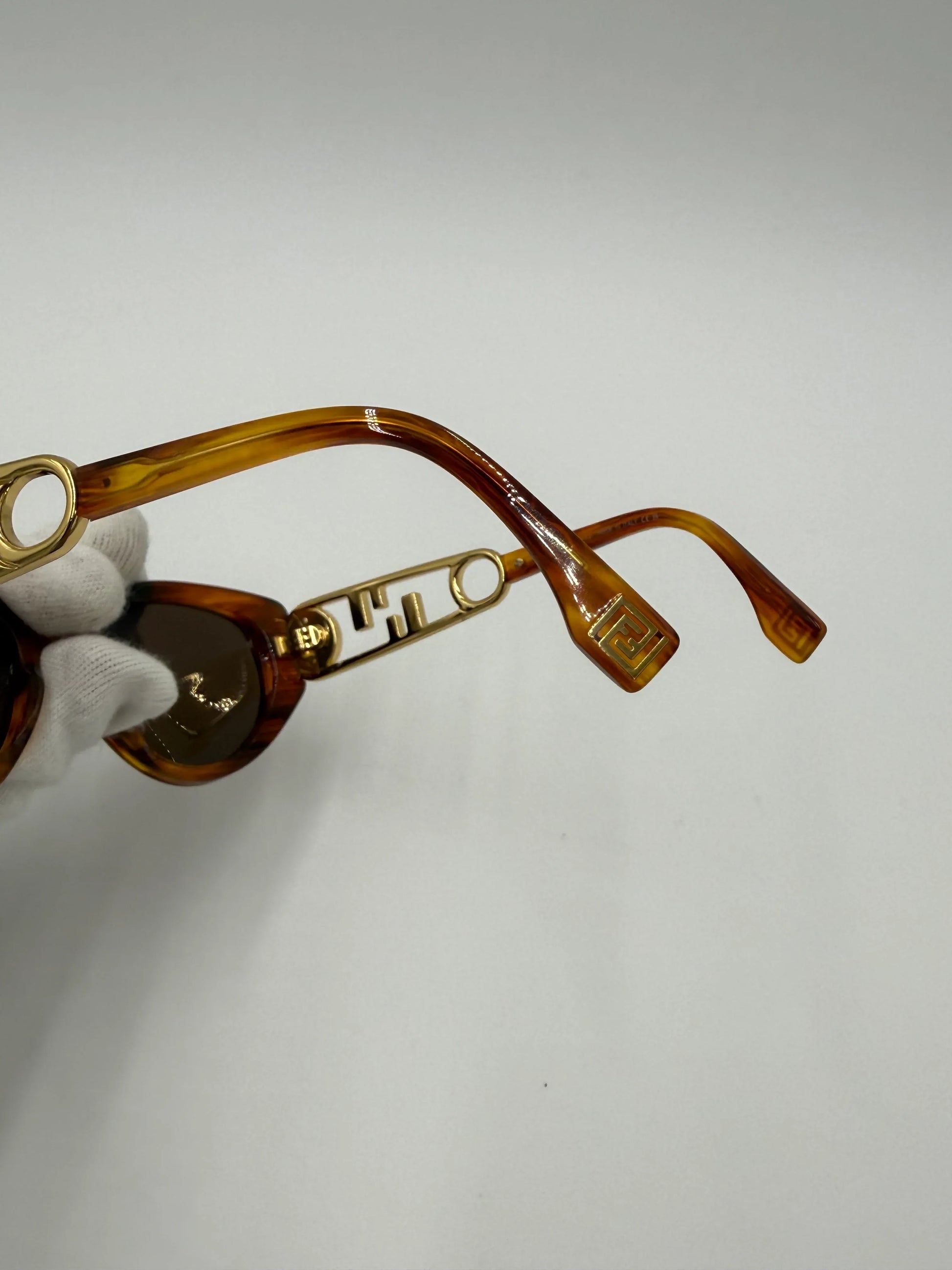 Fendi-Occhiali-da-Sole-Safety-Pin-Collezione-Fendace-Tartarugati-70314547806532 - Pally Vintage Closet