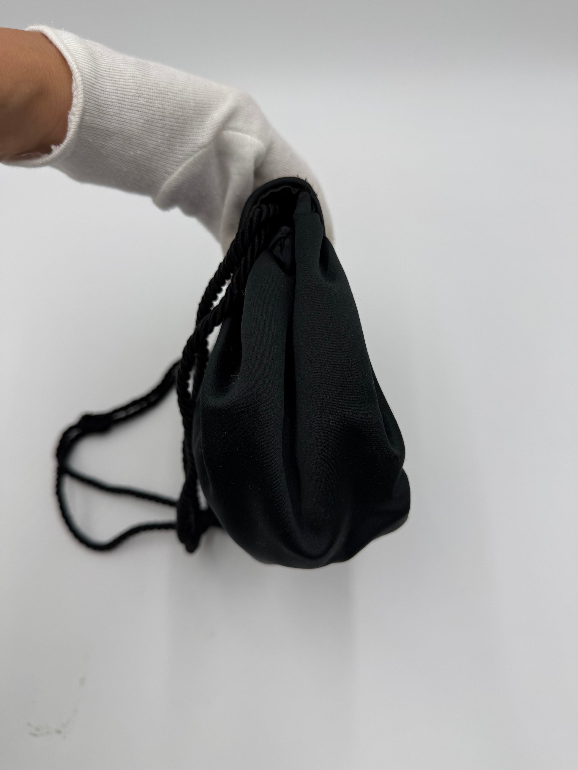 Fendi Pochette Vintage in Seta e Pizzo con Perline Nera - Pally Vintage Closet