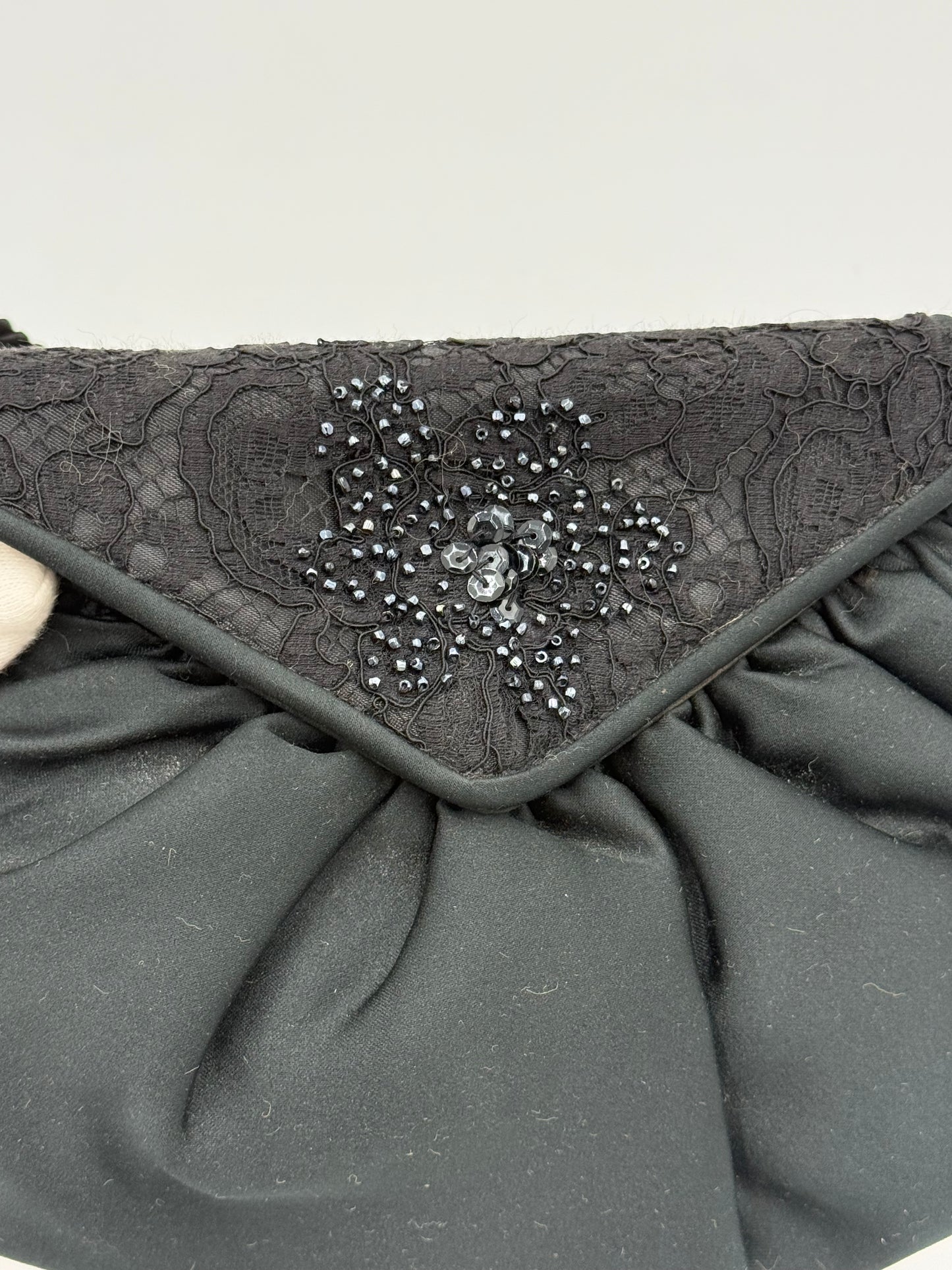 Fendi Pochette Vintage in Seta e Pizzo con Perline Nera - Pally Vintage Closet